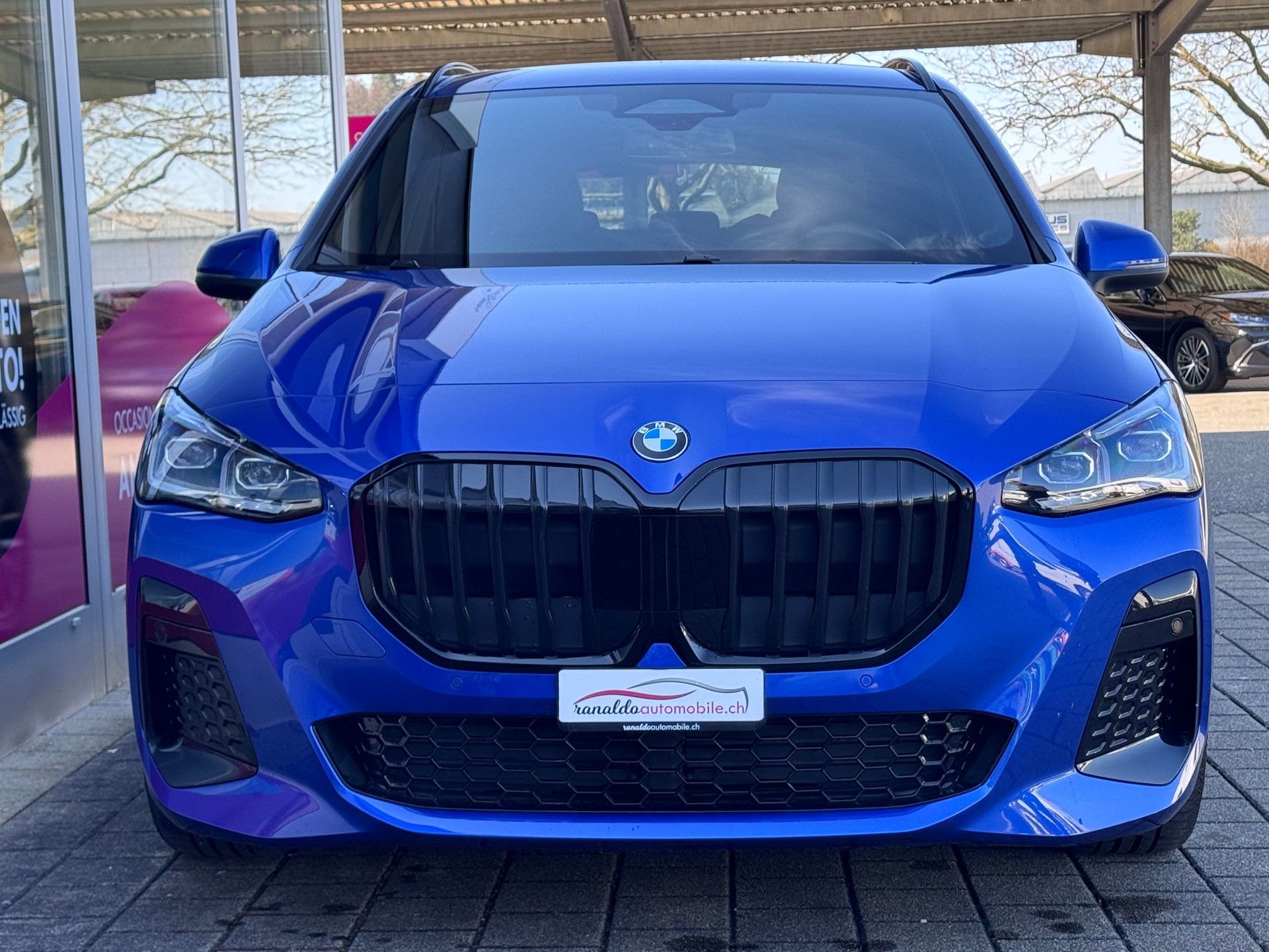 BMW 218d Active Tourer M Sport DKG+LED Scheinwerfer+Navi+ACC+Komfortzugang+Rückfahrkamera+AHK 1'400kg+Werksgarantie+-image-3