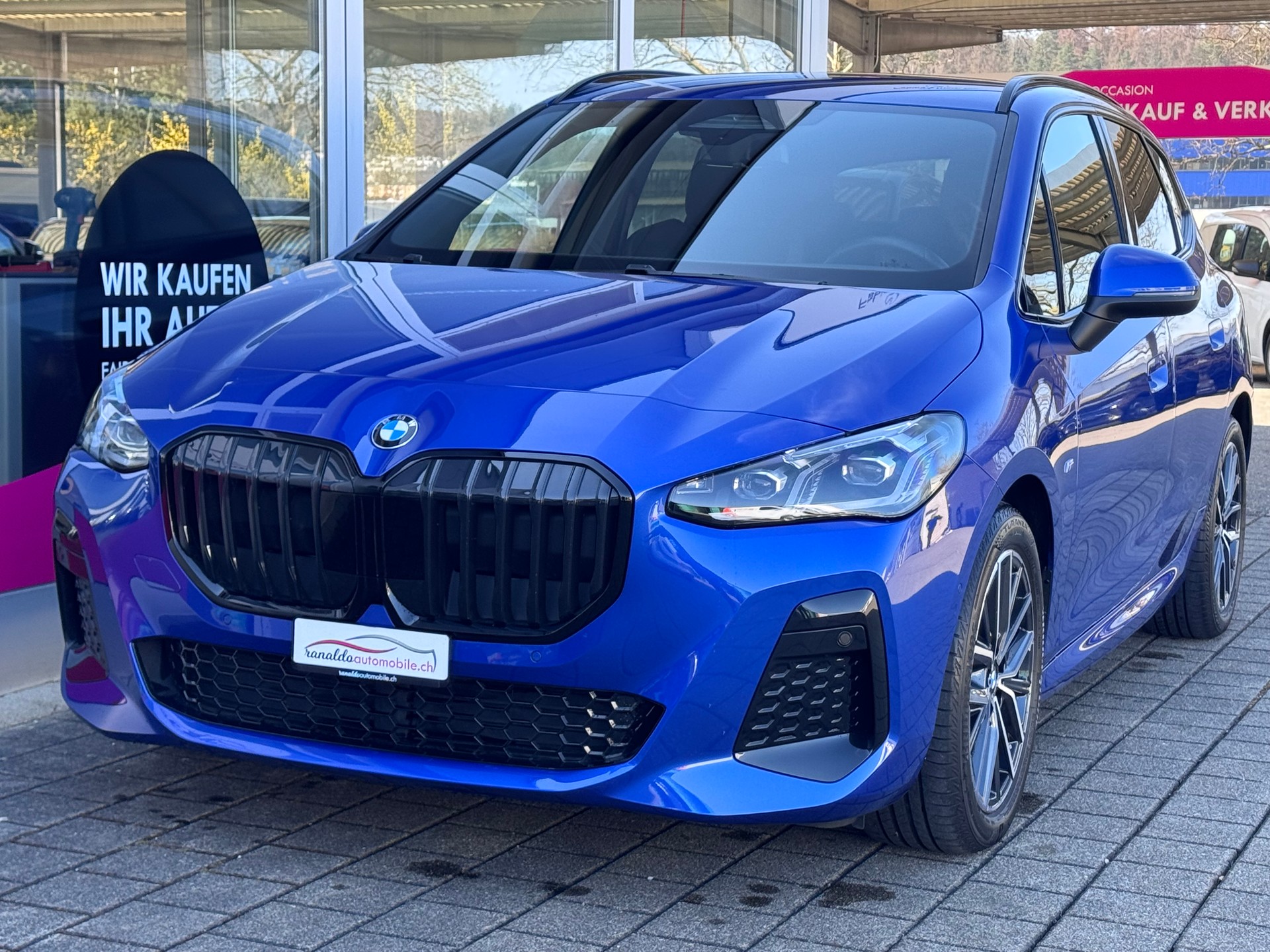 BMW 218d Active Tourer M Sport DKG+LED Scheinwerfer+Navi+ACC+Komfortzugang+Rückfahrkamera+AHK 1'400kg+Werksgarantie+-image-0