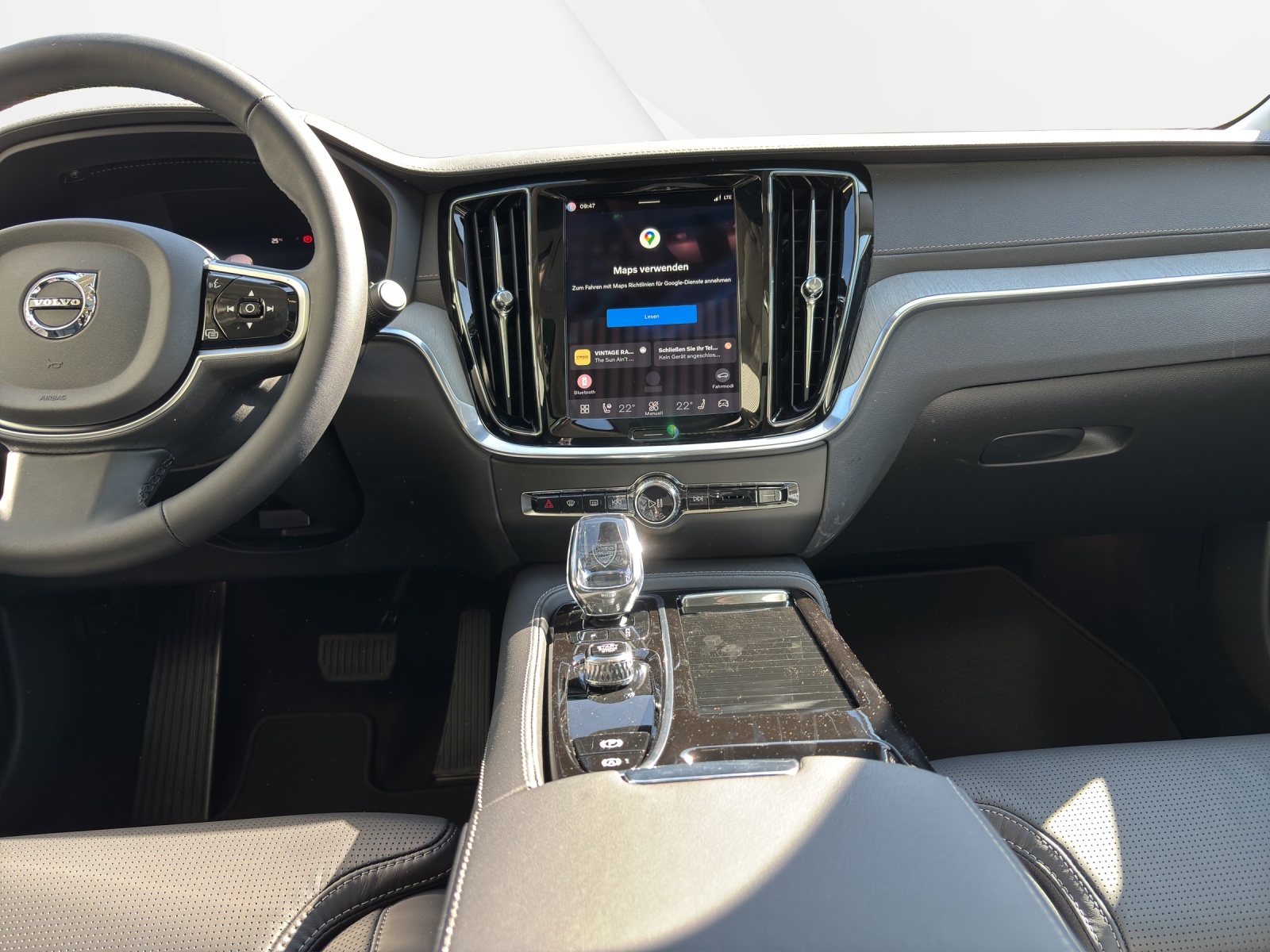 VOLVO V60 2.0 T8 TE Ultra Dark eAWD-image-8