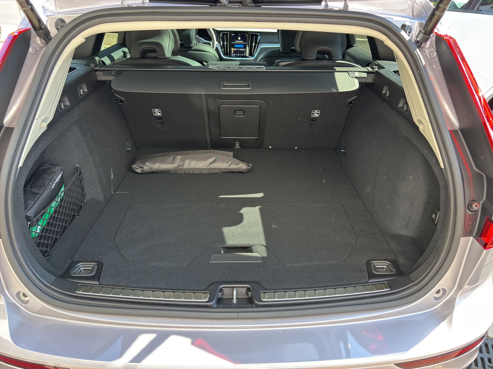 VOLVO V60 2.0 T8 TE Ultra Dark eAWD-image-12