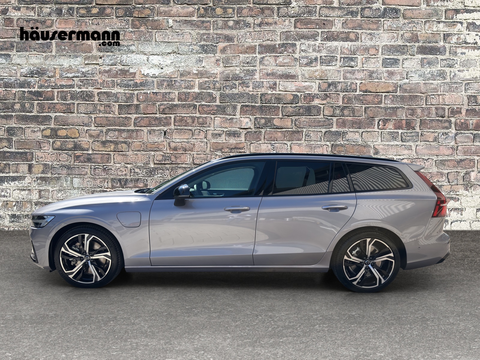 VOLVO V60 2.0 T8 TE Ultra Dark eAWD-image-1