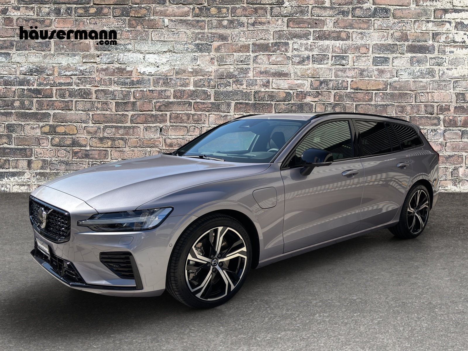 VOLVO V60 2.0 T8 TE Ultra Dark eAWD-image-0