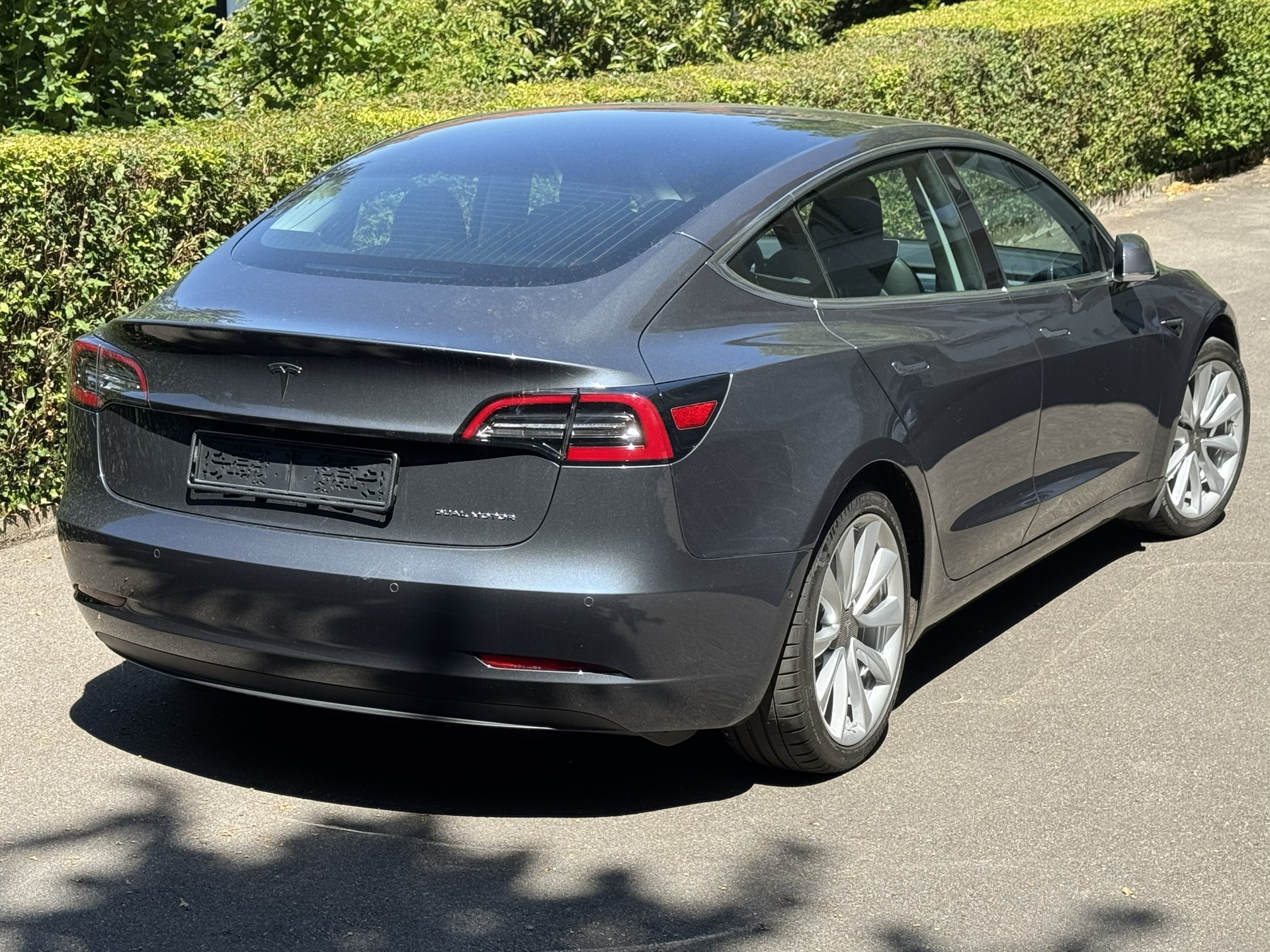 TESLA Model 3 Long Range AWD in Topzustand-image-3