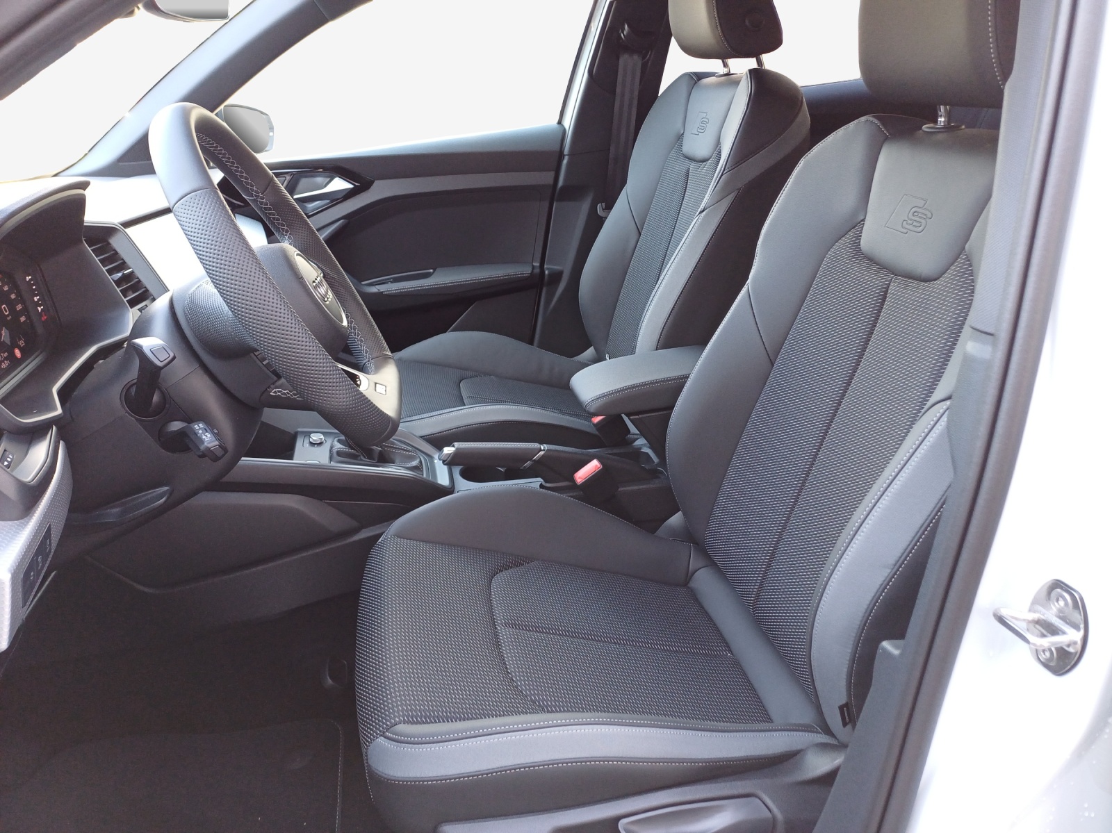AUDI A1 Sportback 30 TFSI S Line Attraction S-tronic-image-7