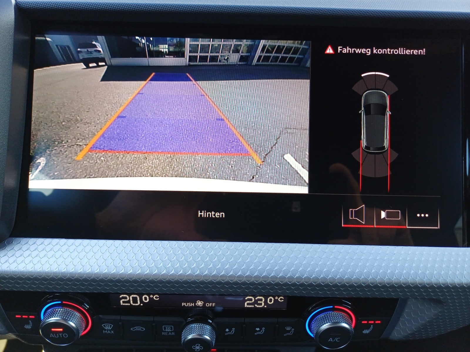 AUDI A1 Sportback 30 TFSI S Line Attraction S-tronic-image-14