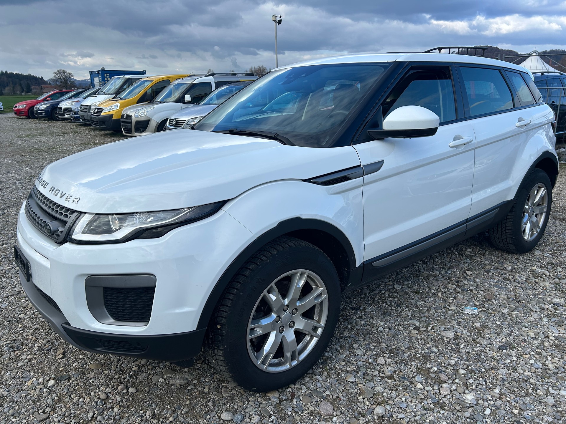 LAND ROVER Range Rover Evoque 2.0 TD4 SE-image-0