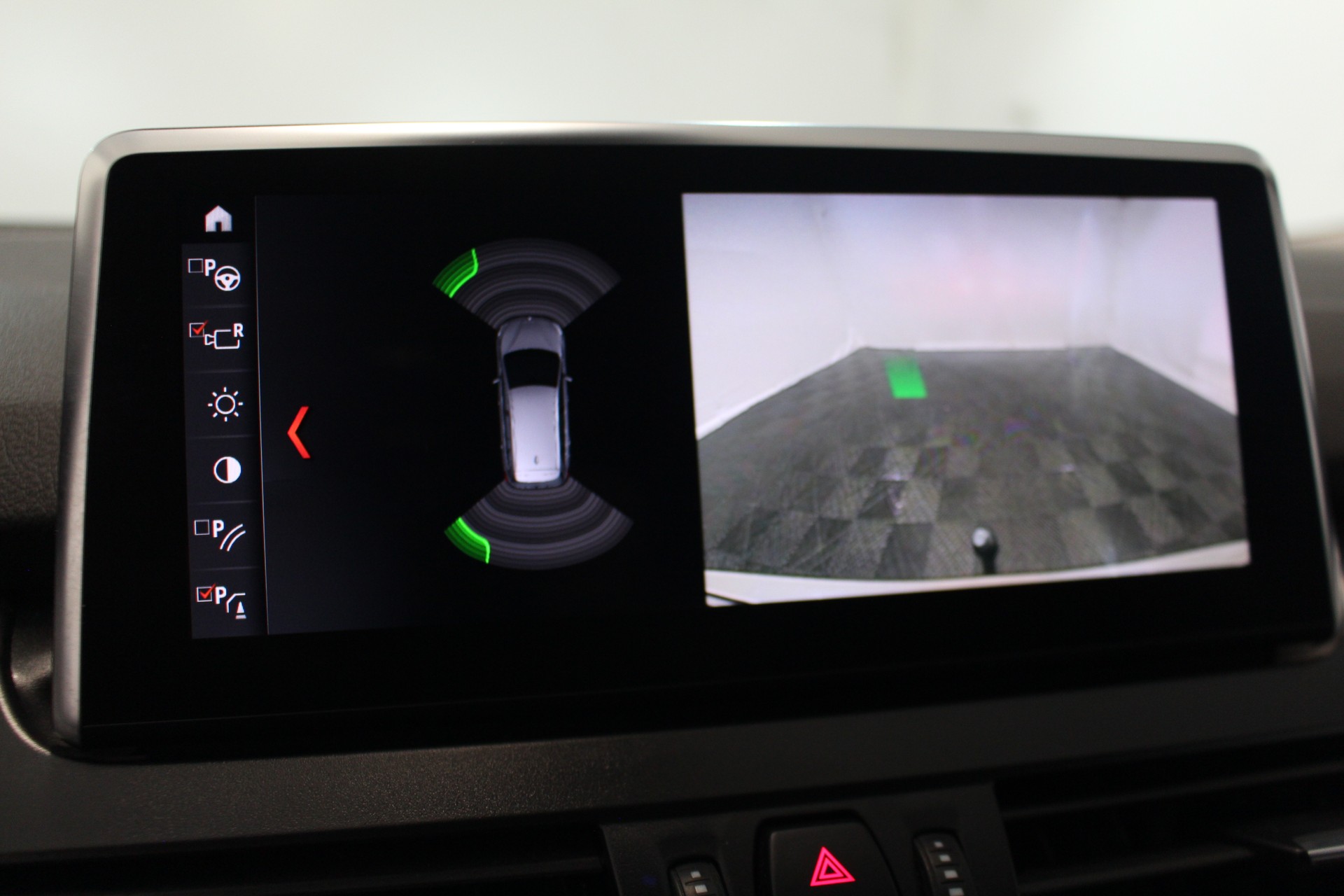 BMW 216d Gran Tourer-image-18