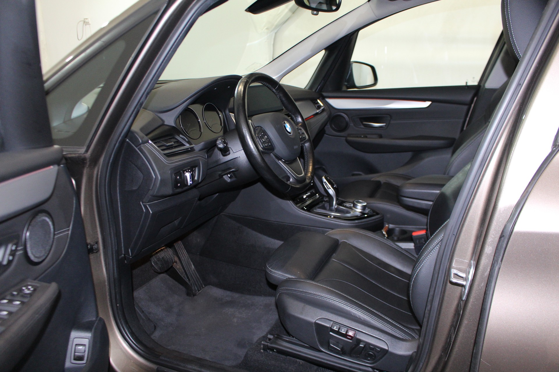 BMW 216d Gran Tourer-image-6
