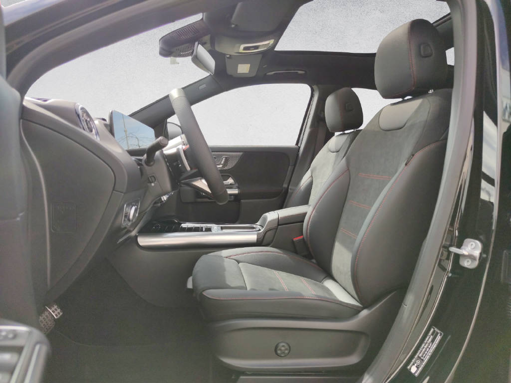MERCEDES-BENZ GLA 220 d AMG Line 4Matic Swiss Star-image-9
