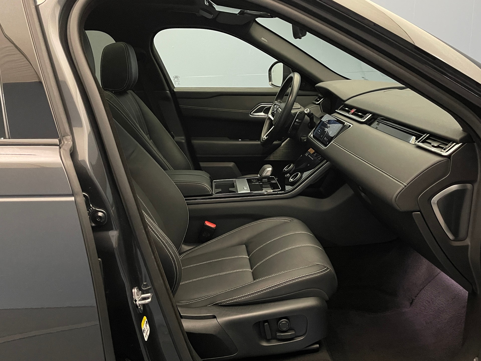 LAND ROVER Range Rover Velar 2.0 P400e R-Dynamic SE-image-8