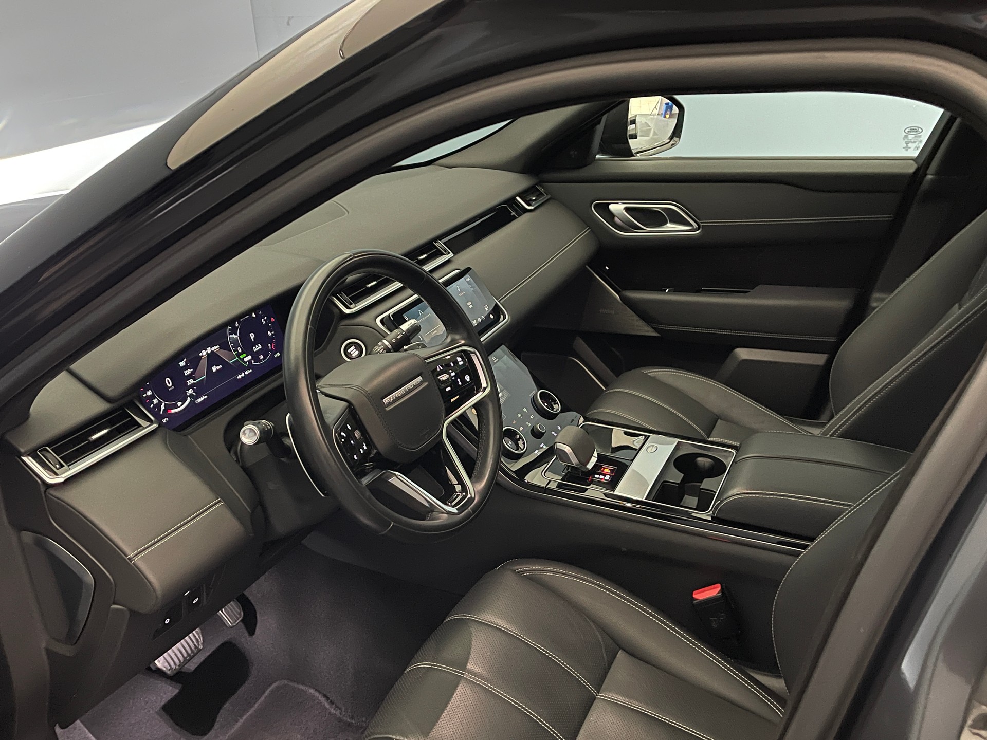 LAND ROVER Range Rover Velar 2.0 P400e R-Dynamic SE-image-6