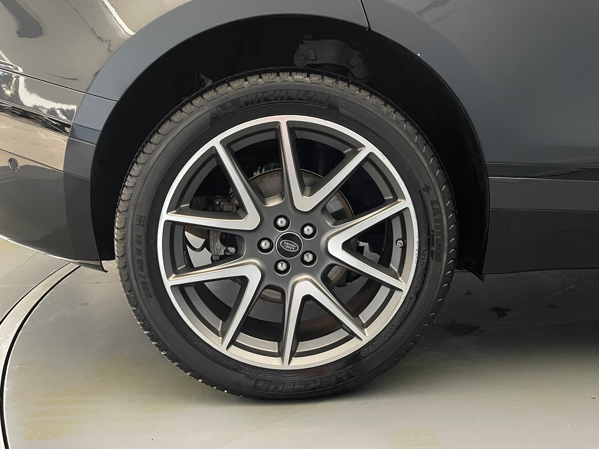 LAND ROVER Range Rover Velar 2.0 P400e R-Dynamic SE-image-12