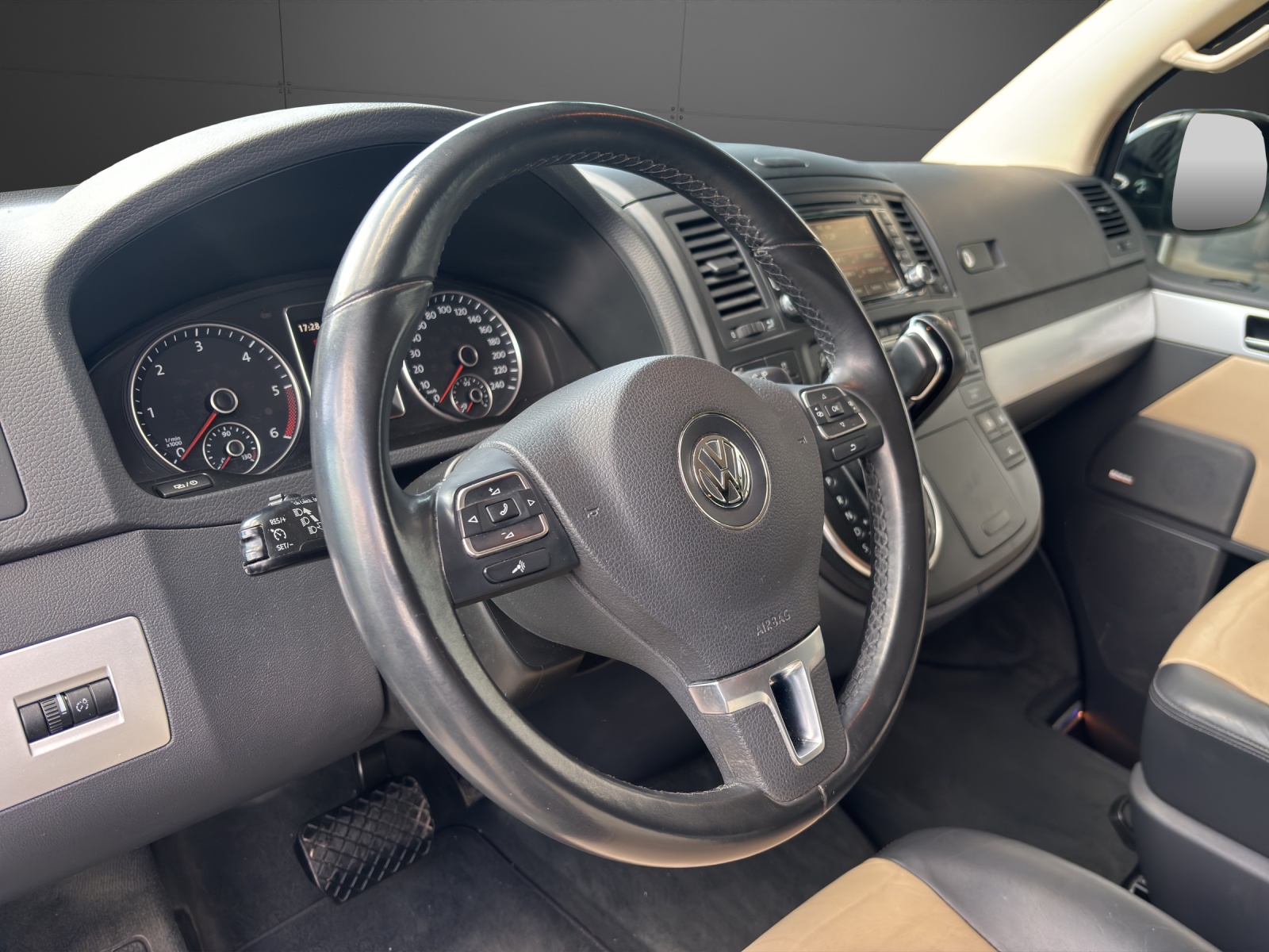 VW T5 Multivan 2.0 Bi-TDI CR Business 4Motion DSG-image-4