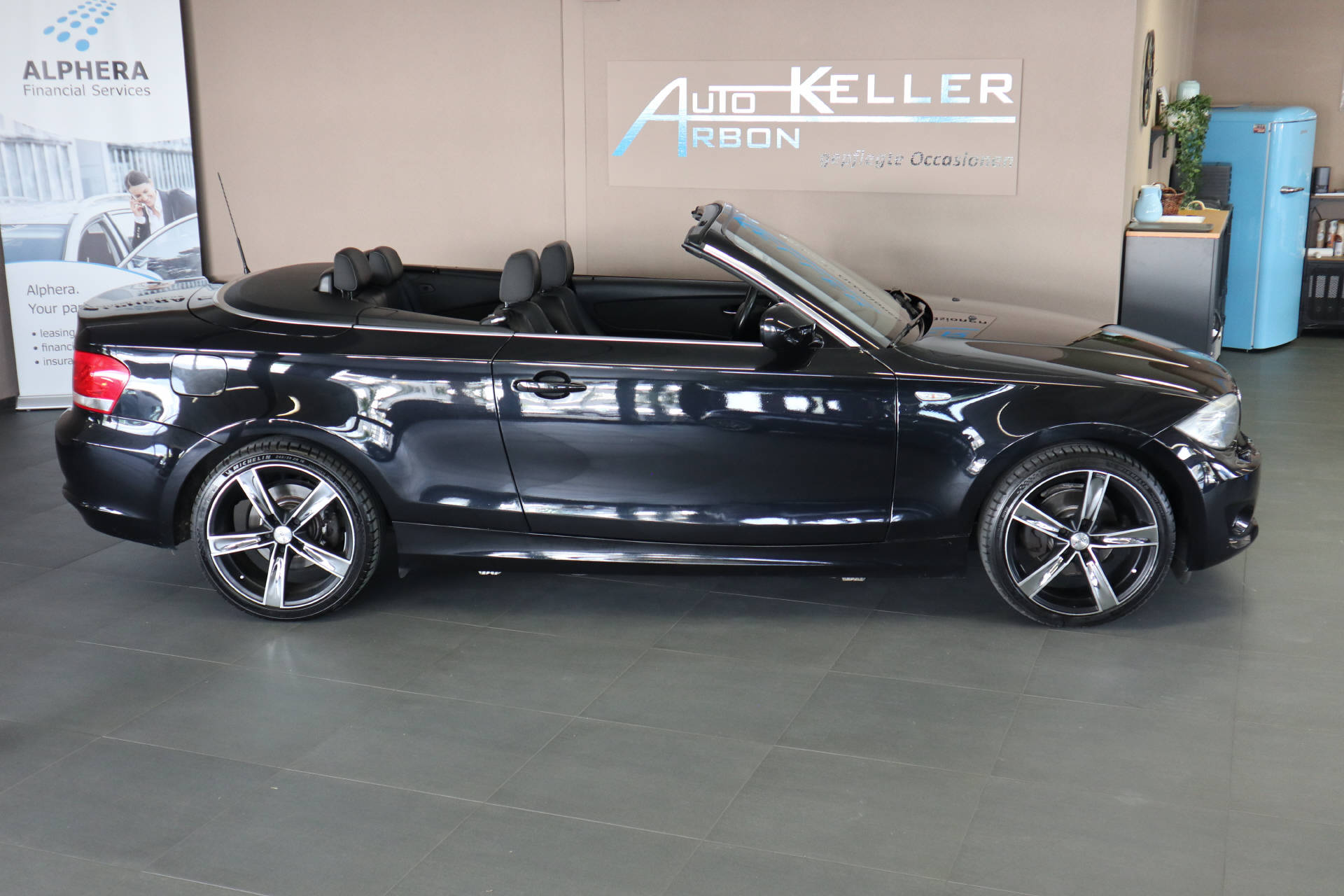 BMW 118i Cabrio-image-0