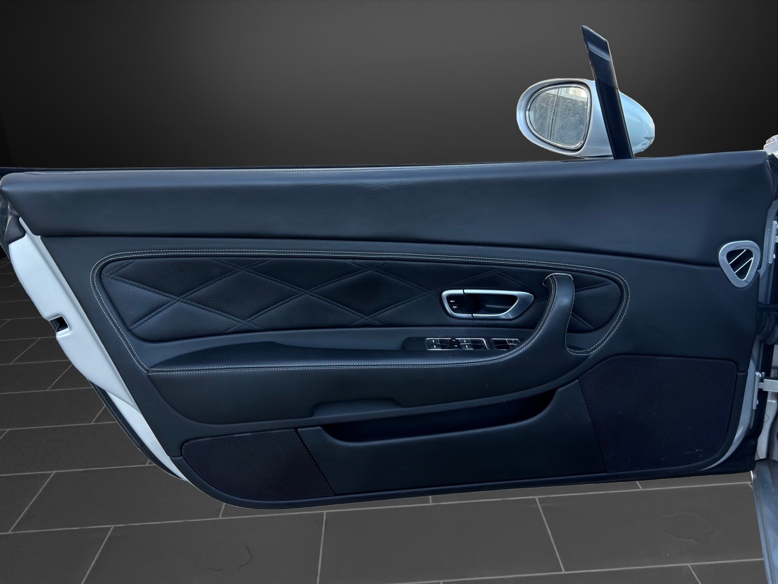 BENTLEY Continental GTC 6.0-image-13