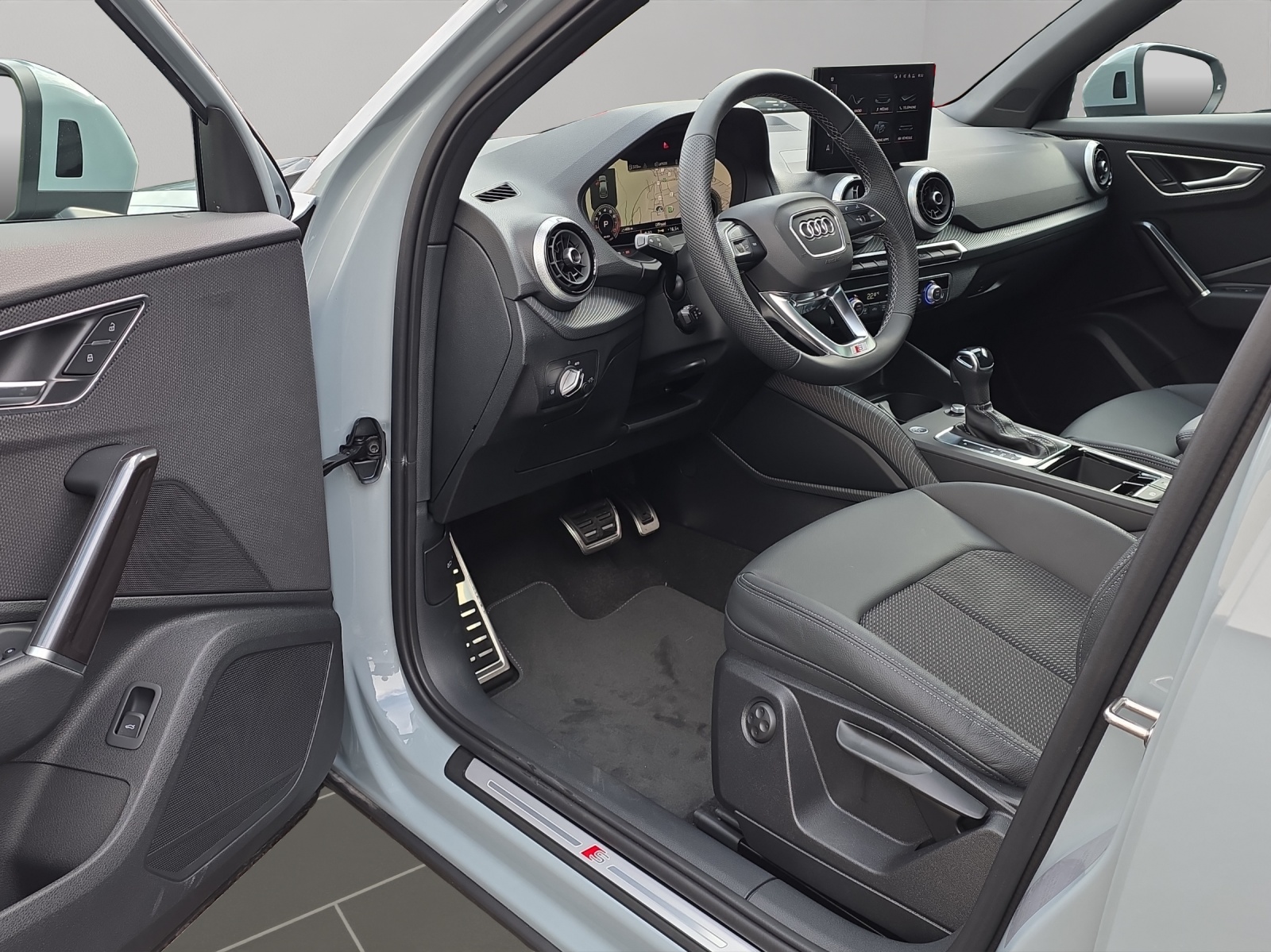 AUDI Q2 40 TFSI S line Attraction quattro S-tronic-image-6