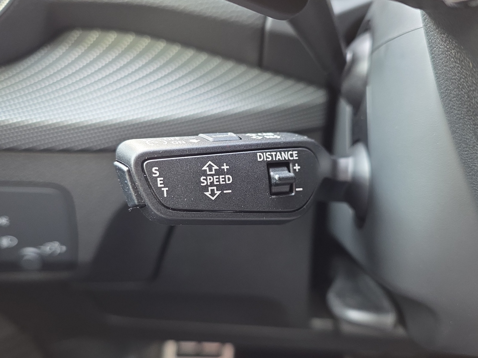 AUDI Q2 40 TFSI S line Attraction quattro S-tronic-image-13