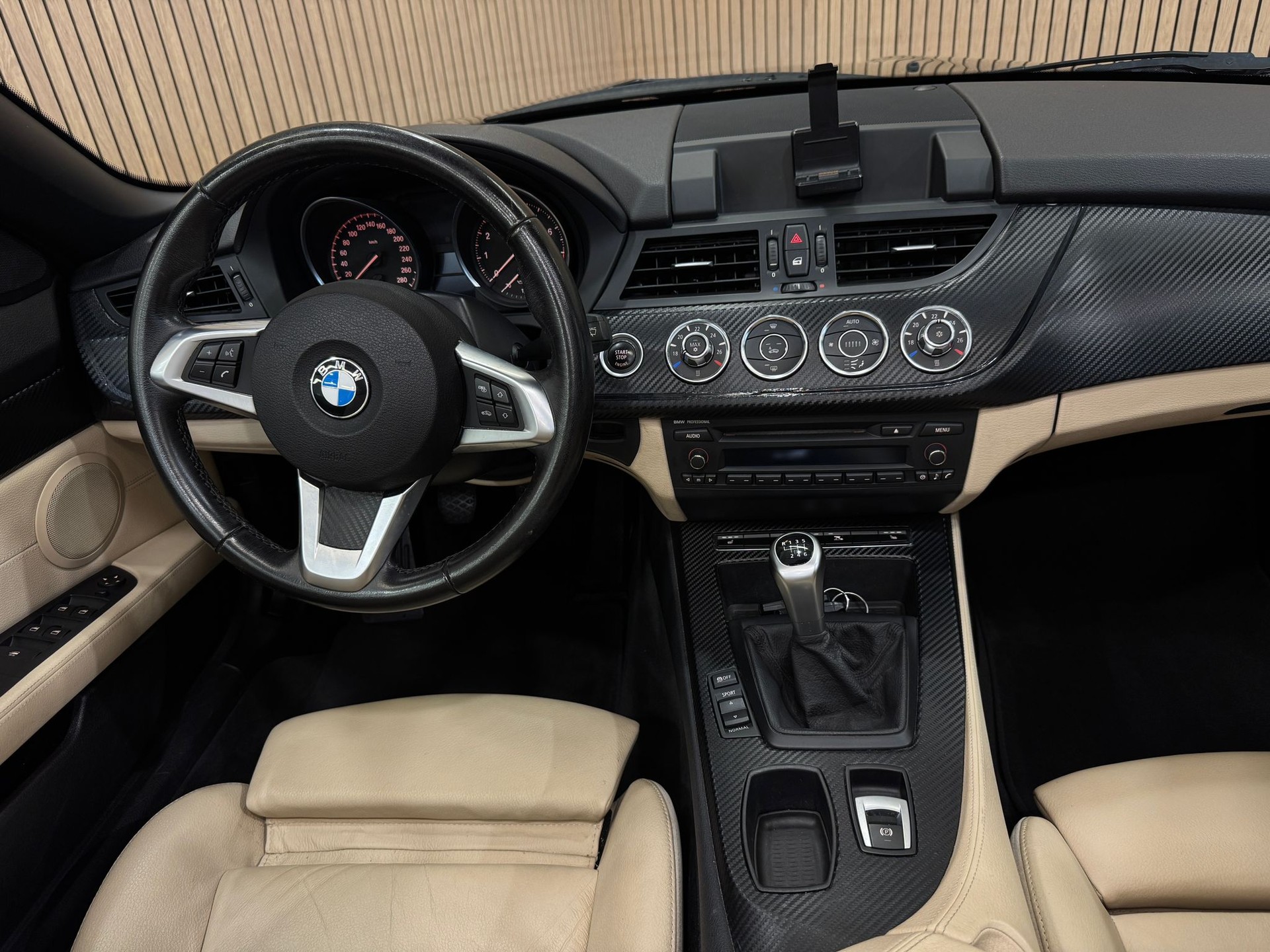 BMW Z4 sDrive23i *CH-Fahrzeug*-image-11