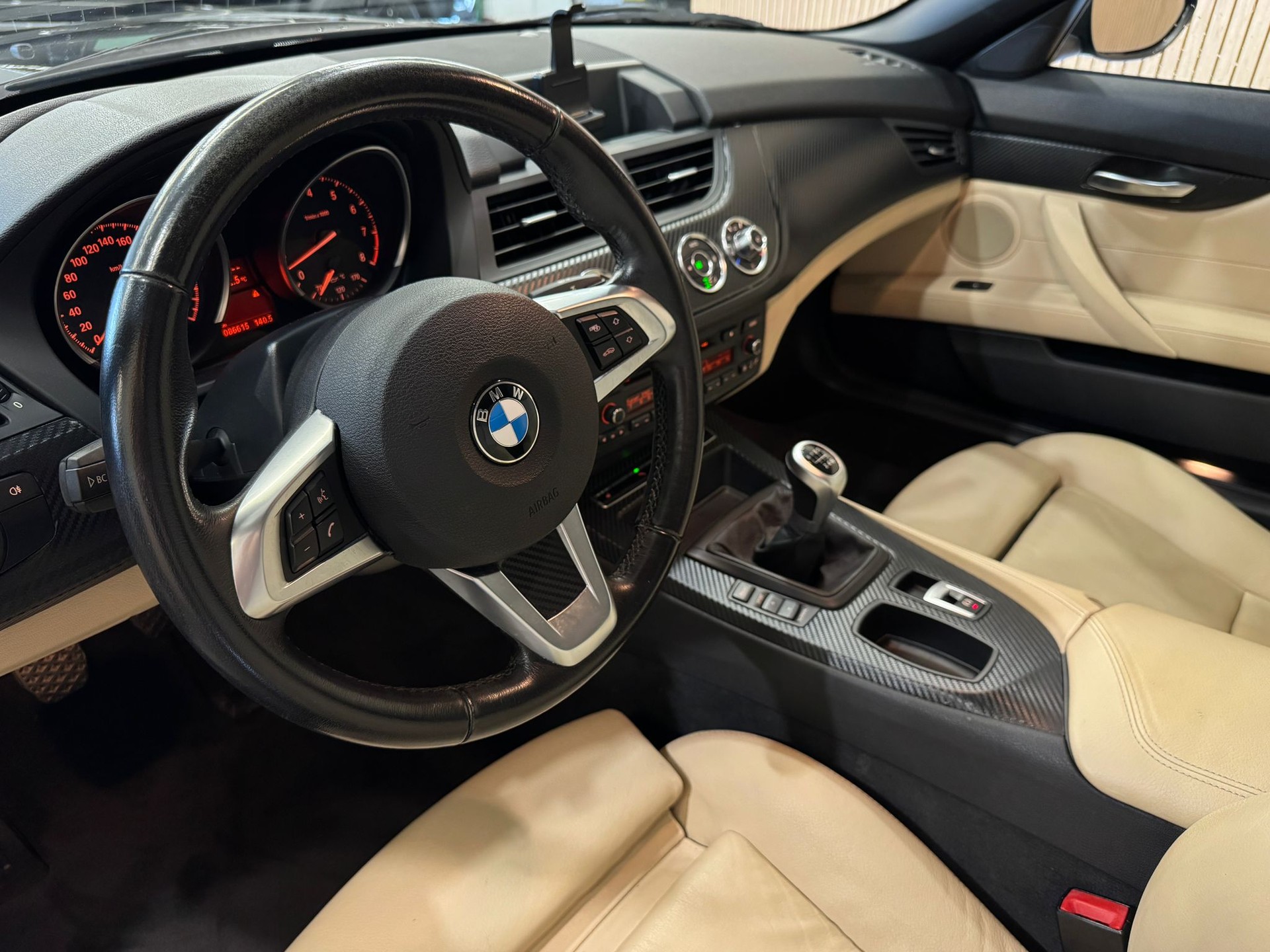 BMW Z4 sDrive23i *CH-Fahrzeug*-image-12