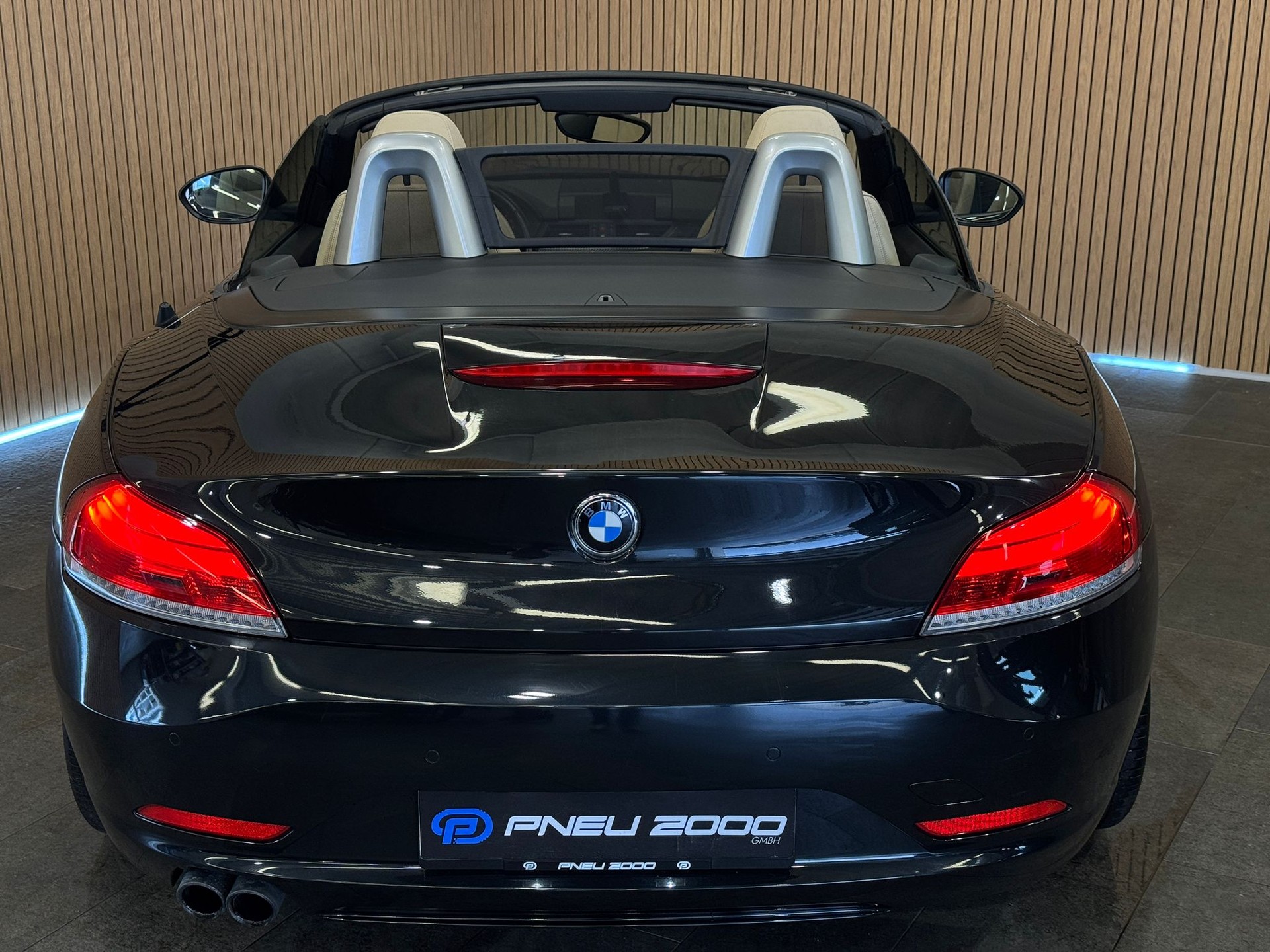 BMW Z4 sDrive23i *CH-Fahrzeug*-image-8