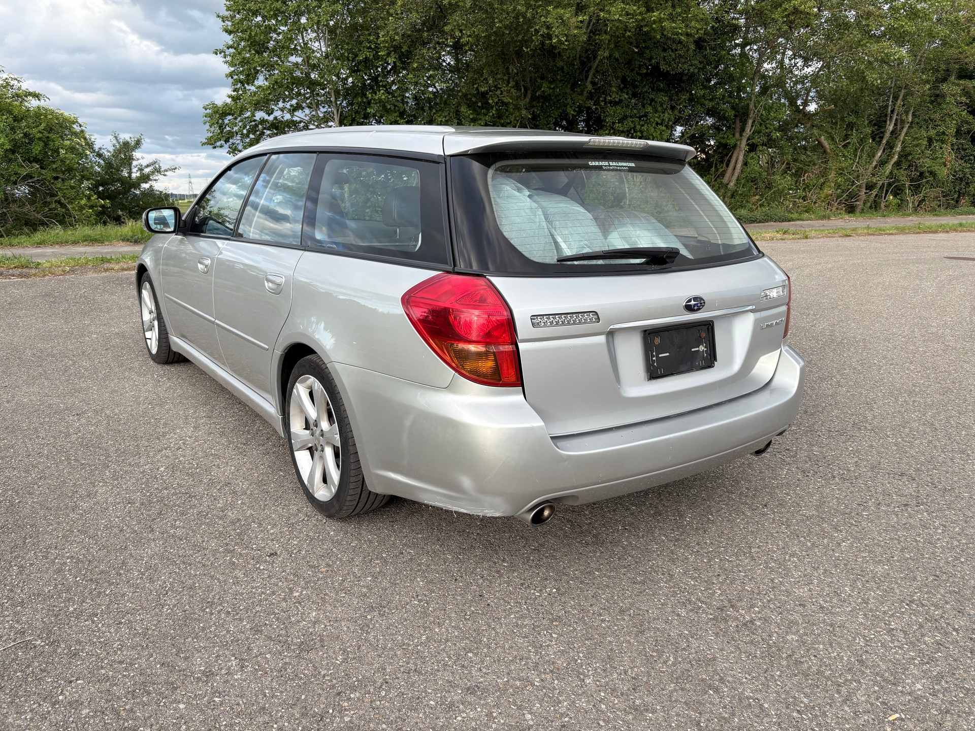 SUBARU Legacy 2.0R AWD Swiss-image-5