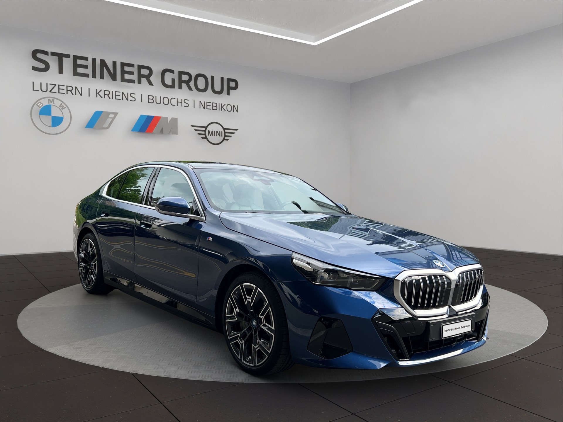 BMW 550e xDrive M Sport Steptronic-image-3