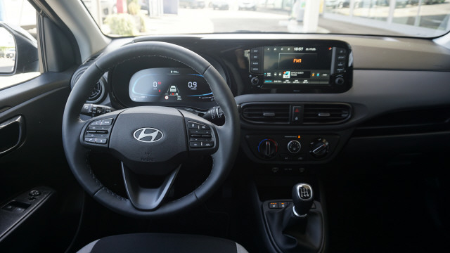 HYUNDAI i10 1.2 Amplia-image-10