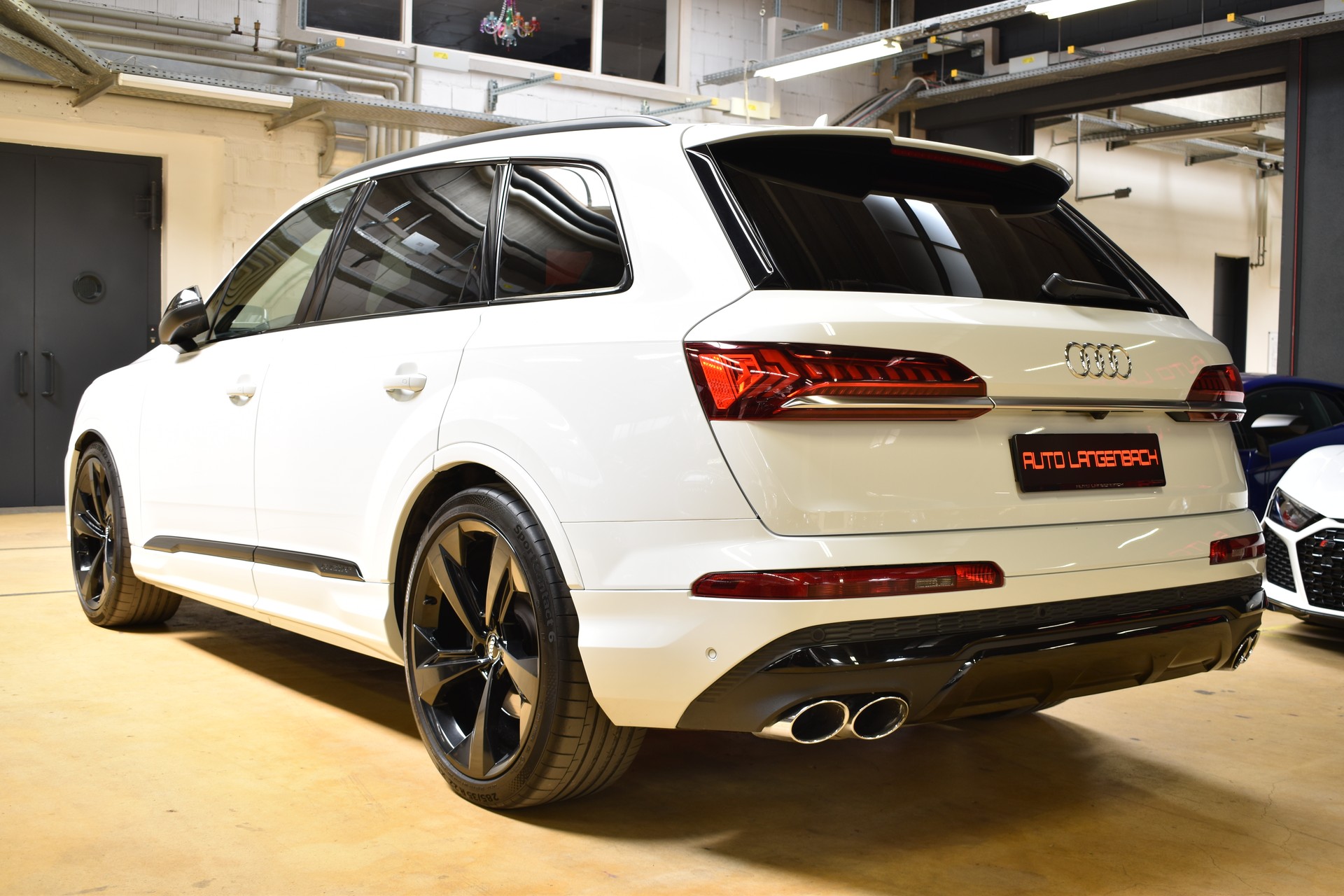 AUDI SQ7 4.0 TDI quattro tiptronic - FaceLift Model 2020-showroom-element-2