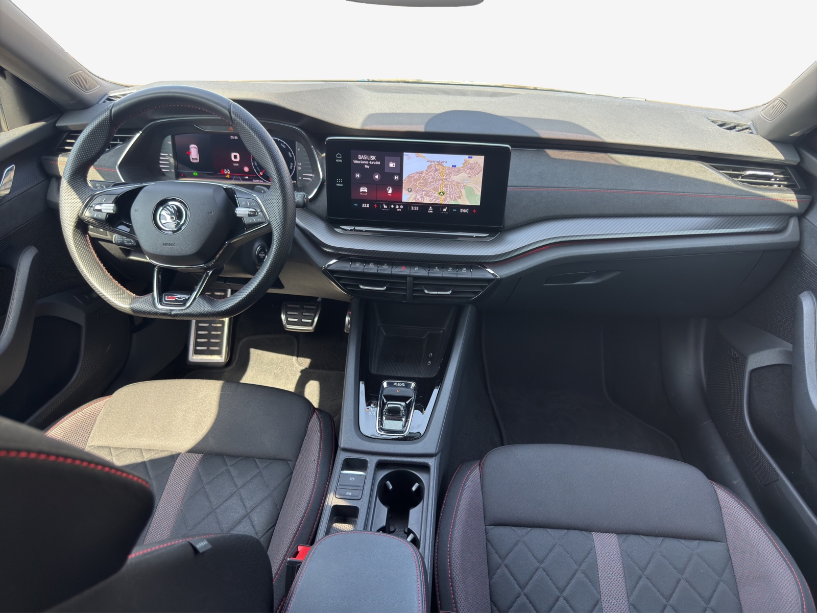 SKODA Octavia Combi 2.0 TDI DSG RS 4x4-image-8