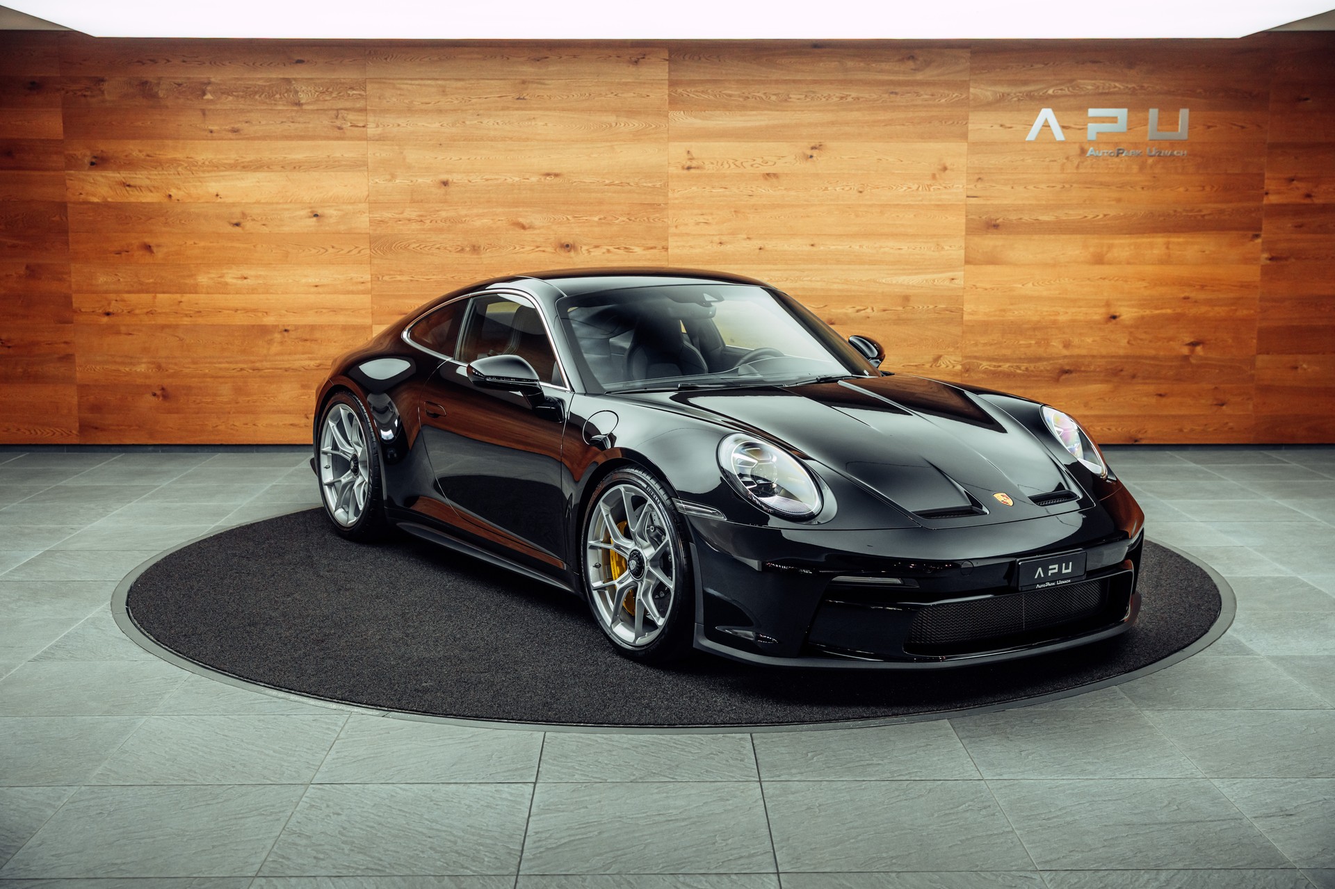 PORSCHE 911 GT3 Touring-image-0