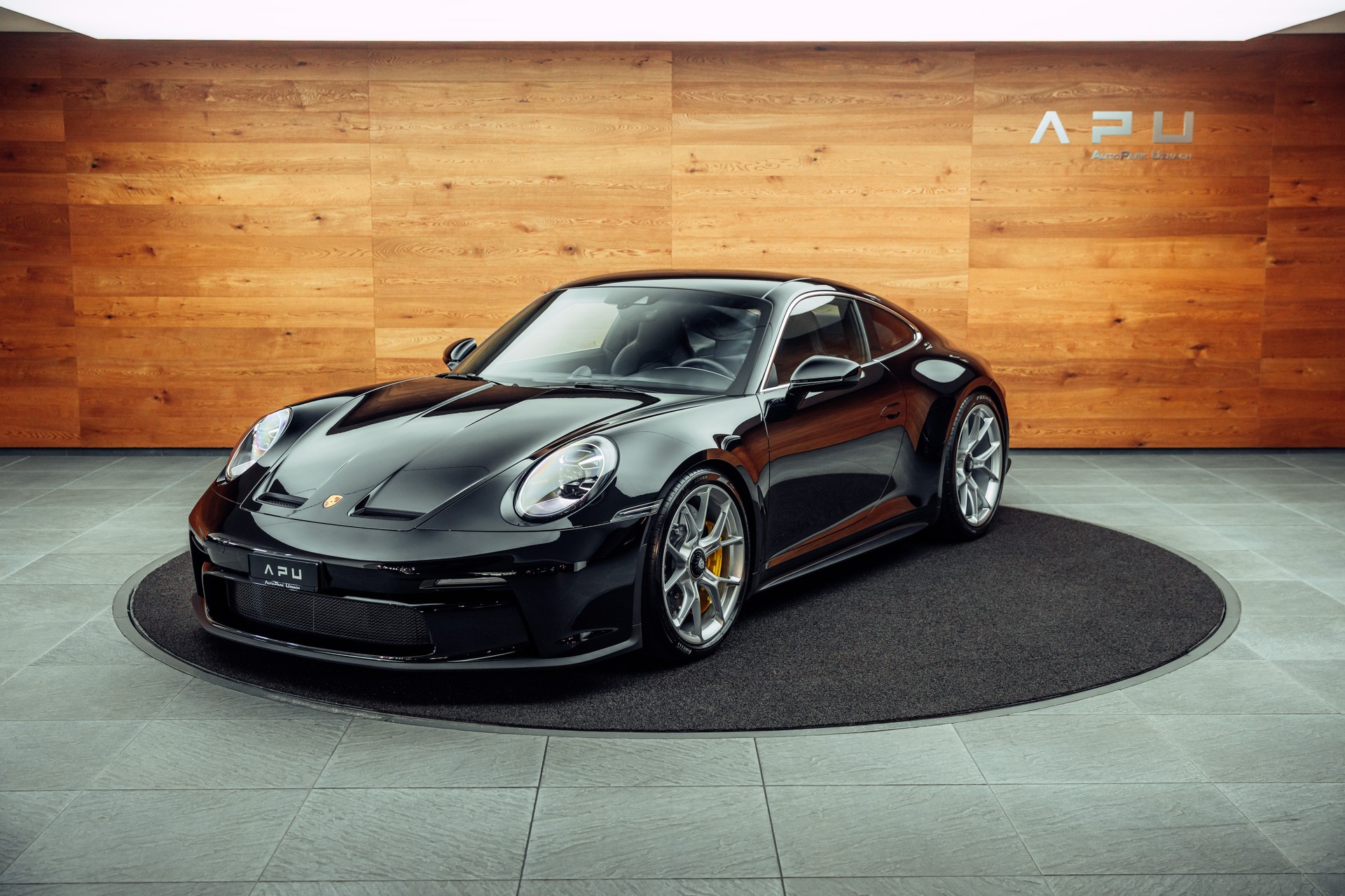 PORSCHE 911 GT3 Touring-image-3