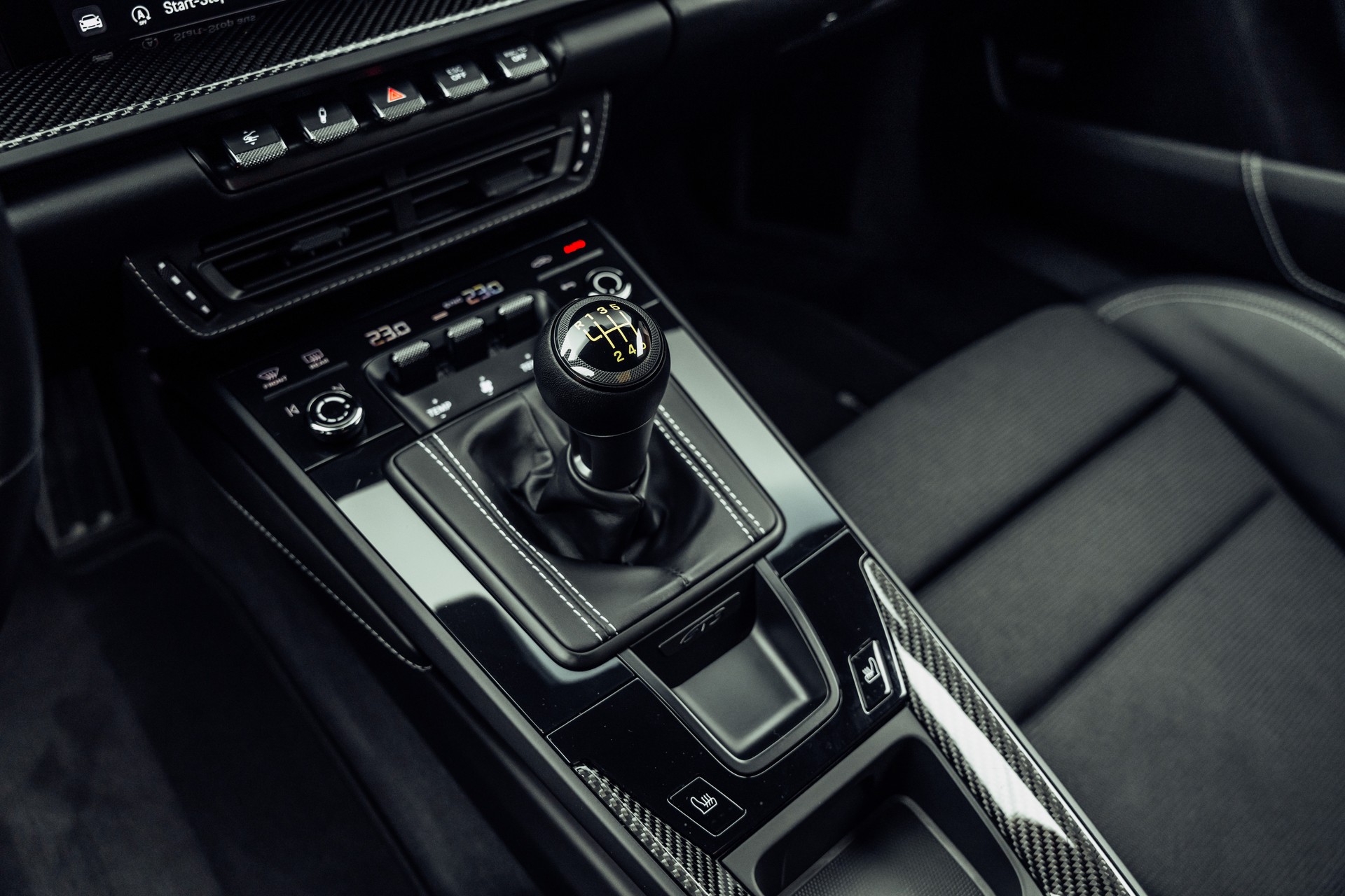 PORSCHE 911 GT3 Touring-image-11