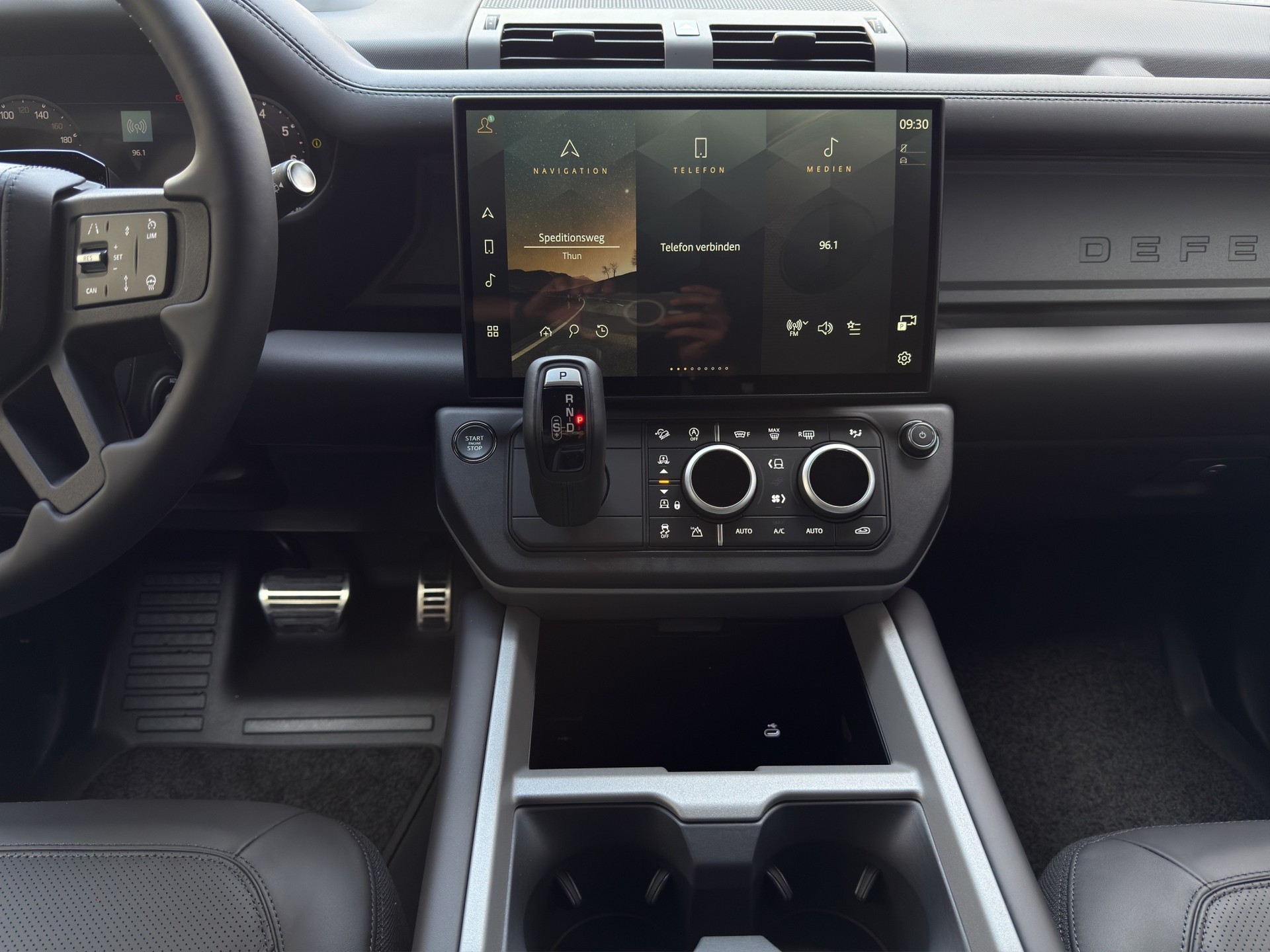 LAND ROVER Defender 90 5.0 V8 X-image-6