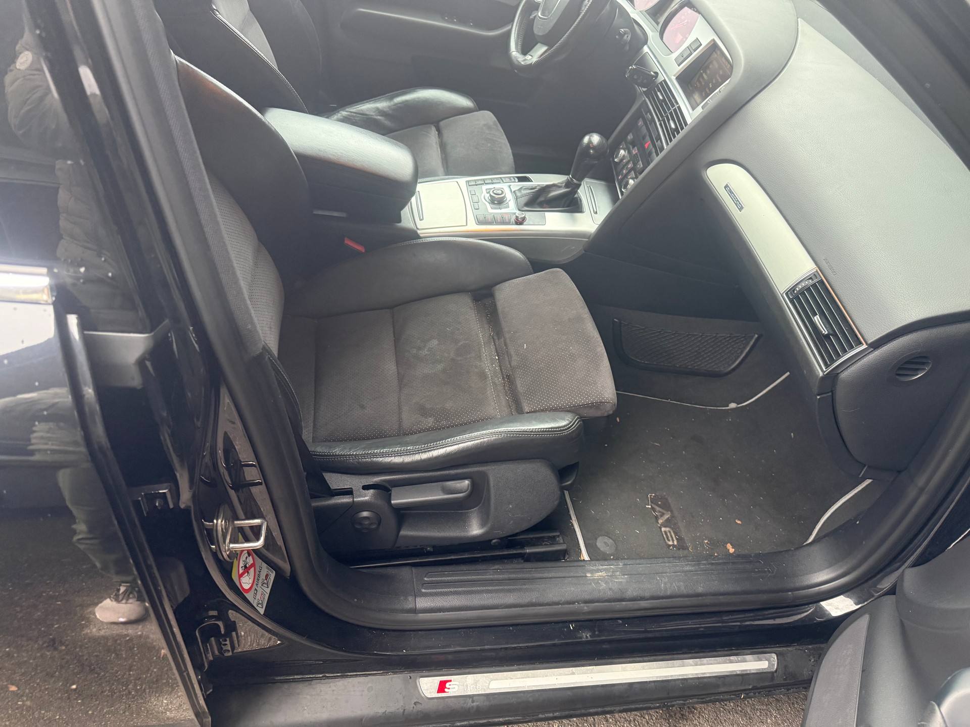 AUDI A6 Avant 3.0 V6 TDI quattro tiptronic-image-11