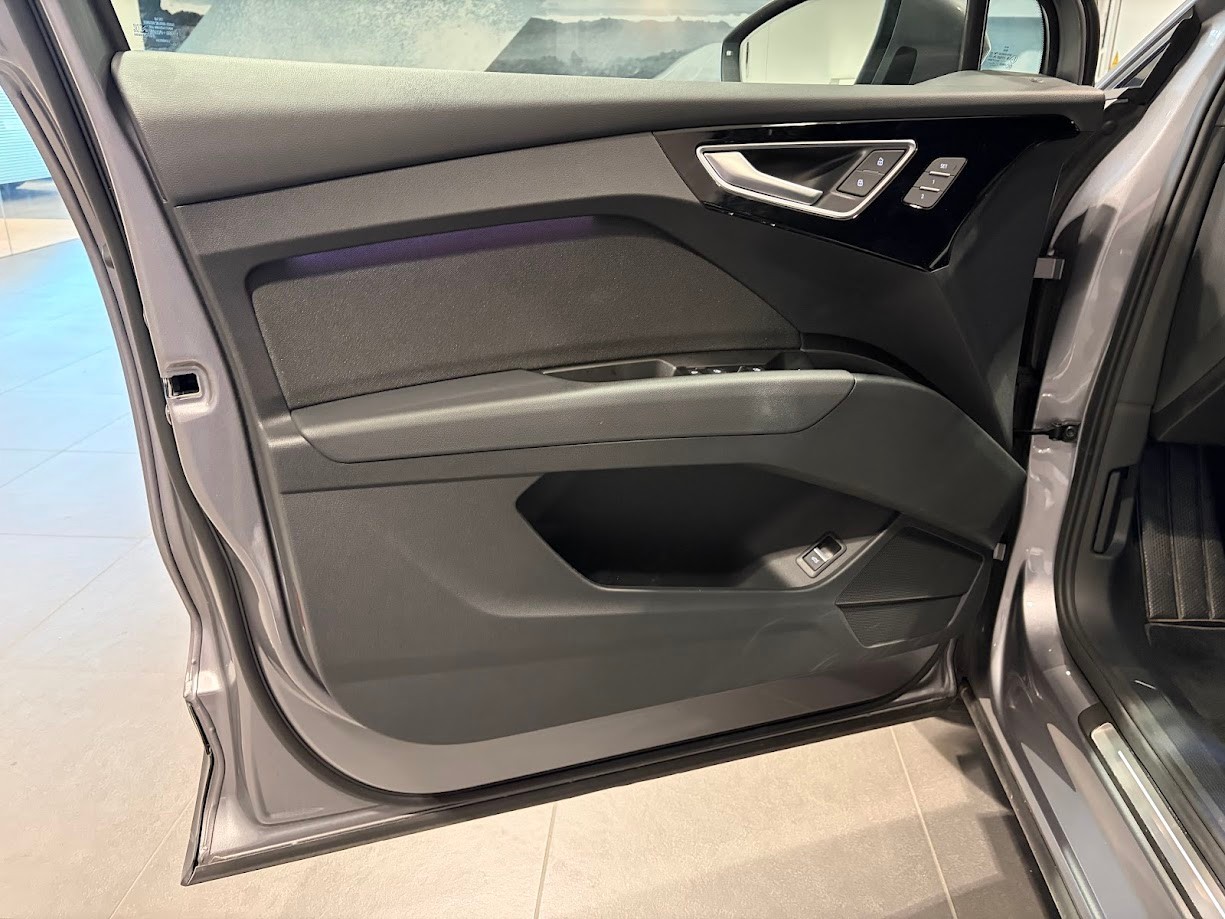 AUDI Q4 e-tron 50 quattro-image-2