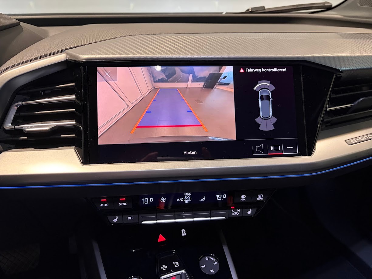AUDI Q4 e-tron 50 quattro-image-9