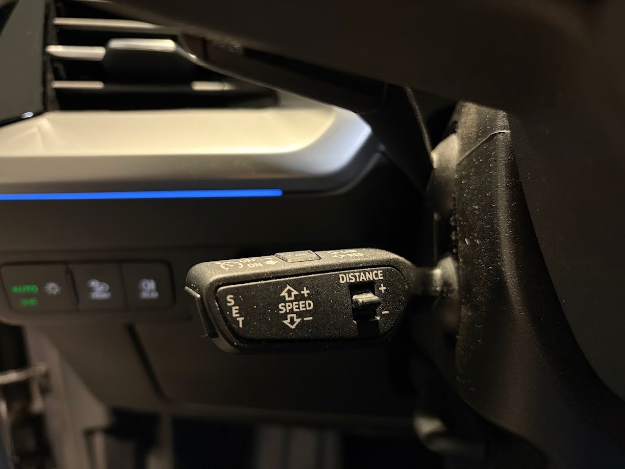 AUDI Q4 e-tron 50 quattro-image-6