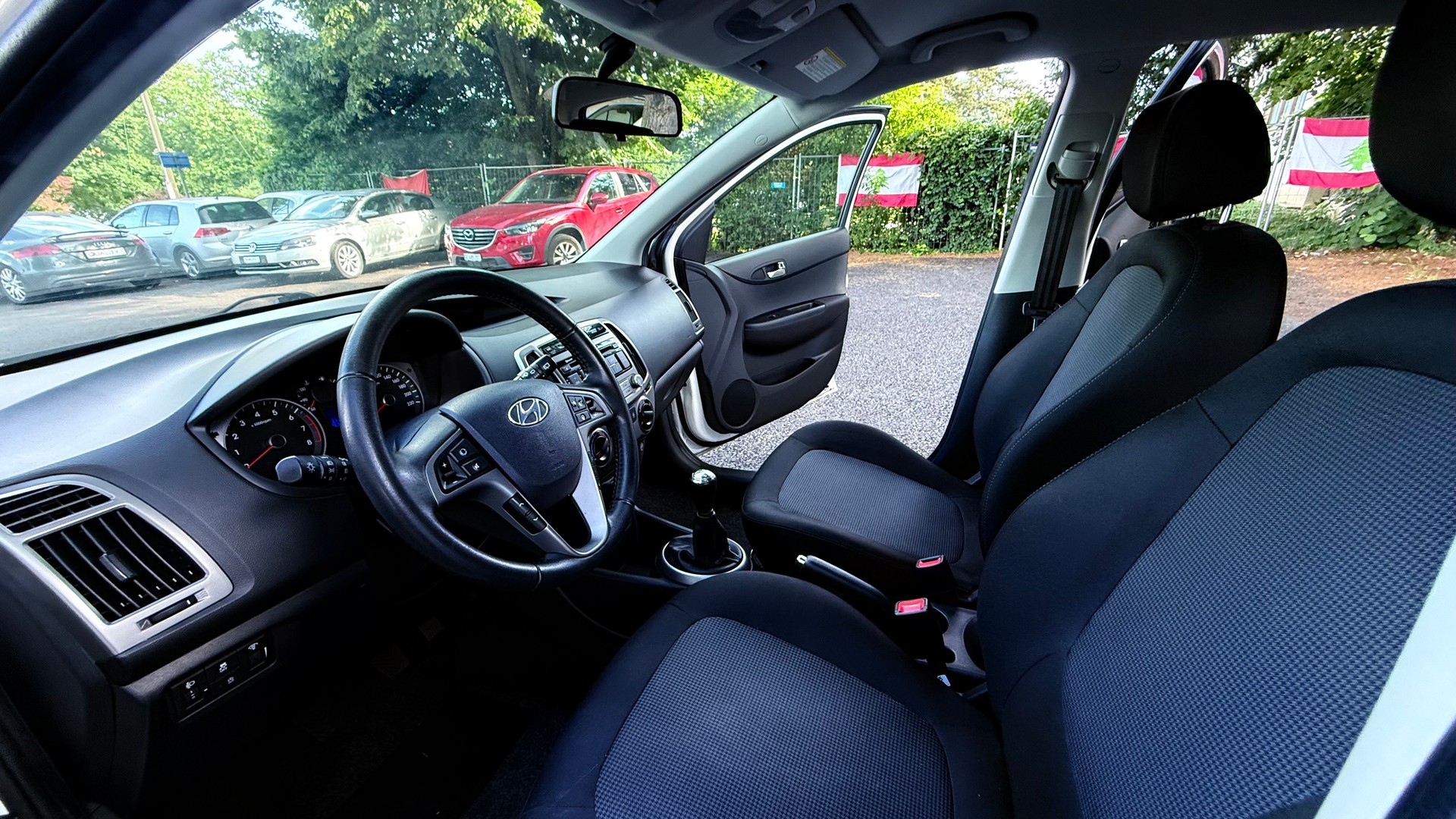 HYUNDAI i20 1.2 Comfort-image-9