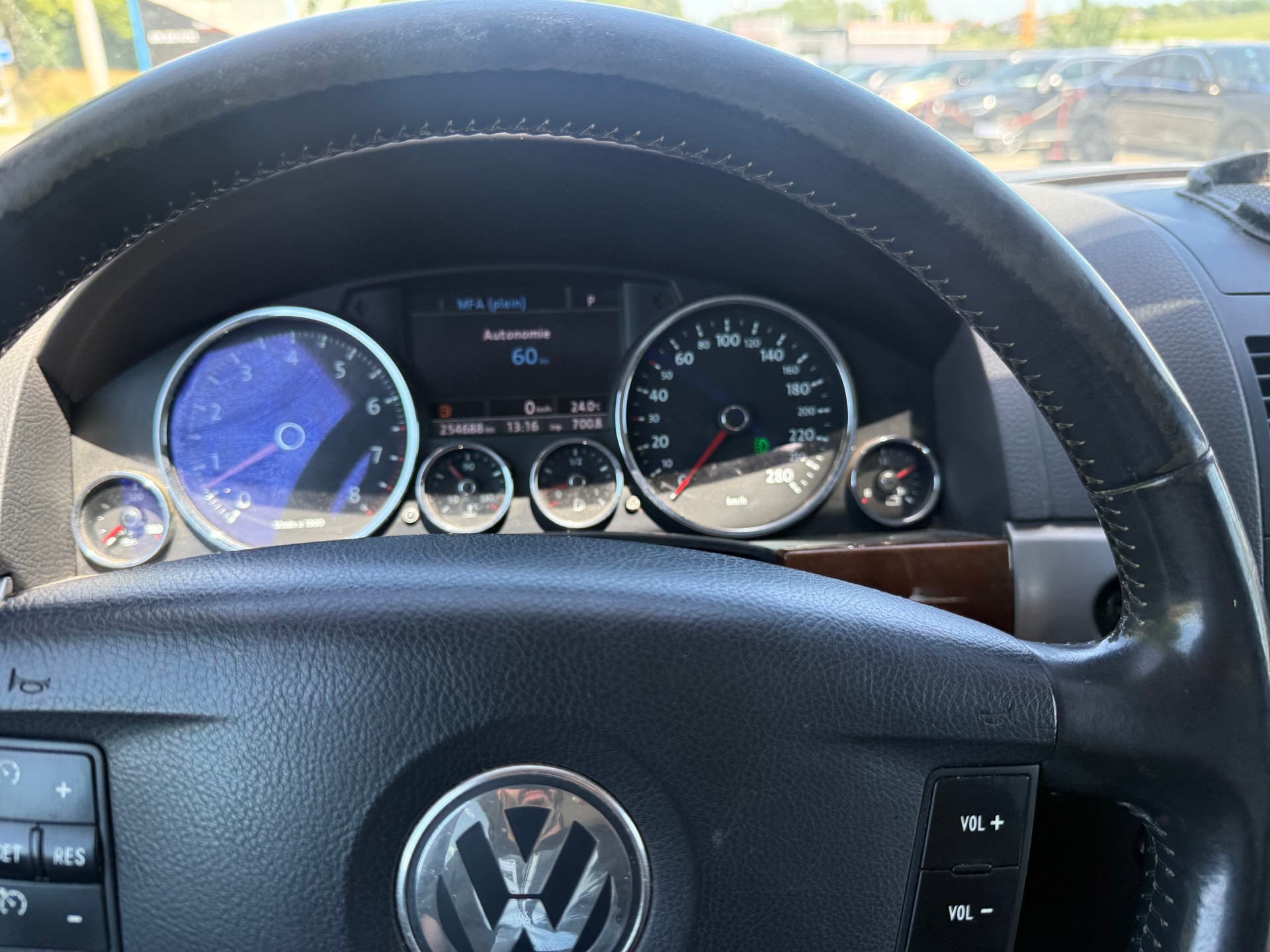 VW Touareg 3.6 V6 FSI Automatic-image-9