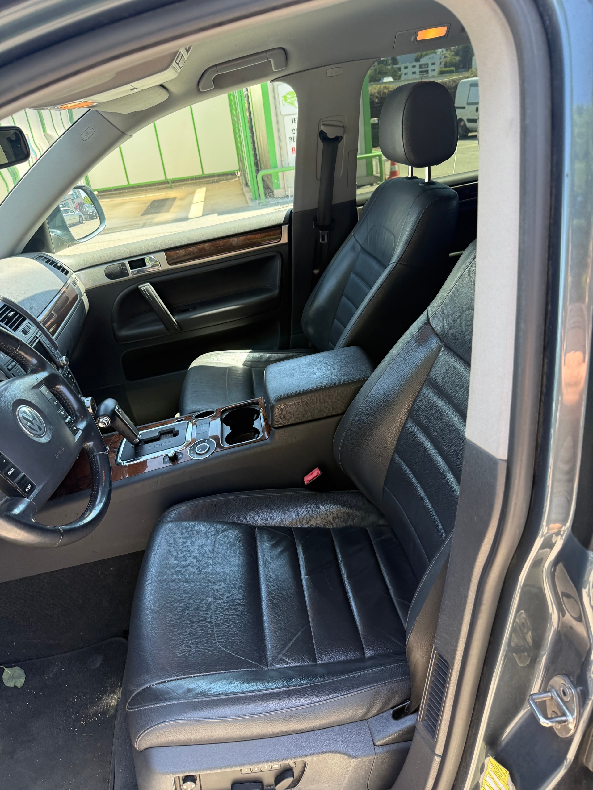 VW Touareg 3.6 V6 FSI Automatic-image-7