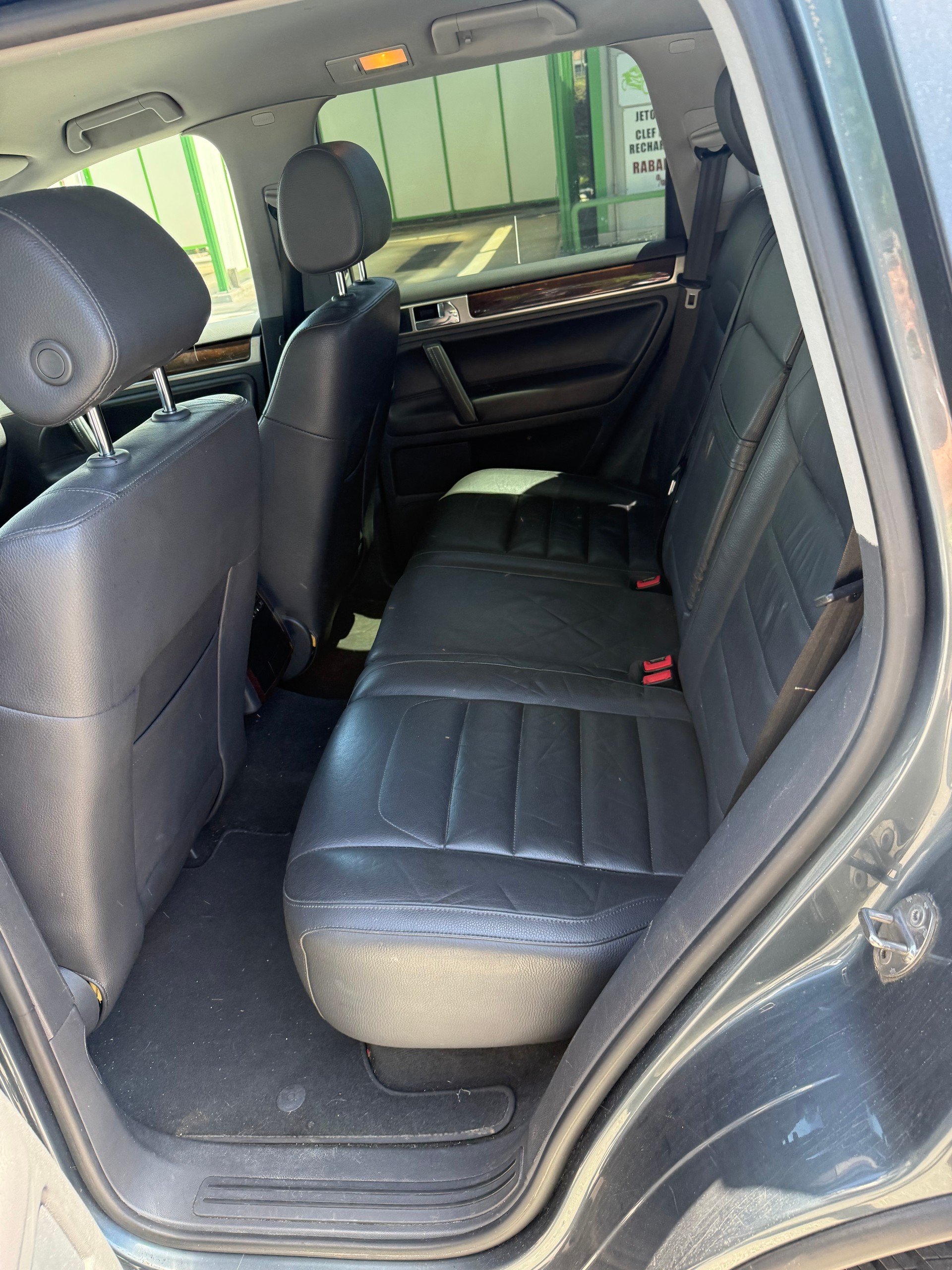 VW Touareg 3.6 V6 FSI Automatic-image-6