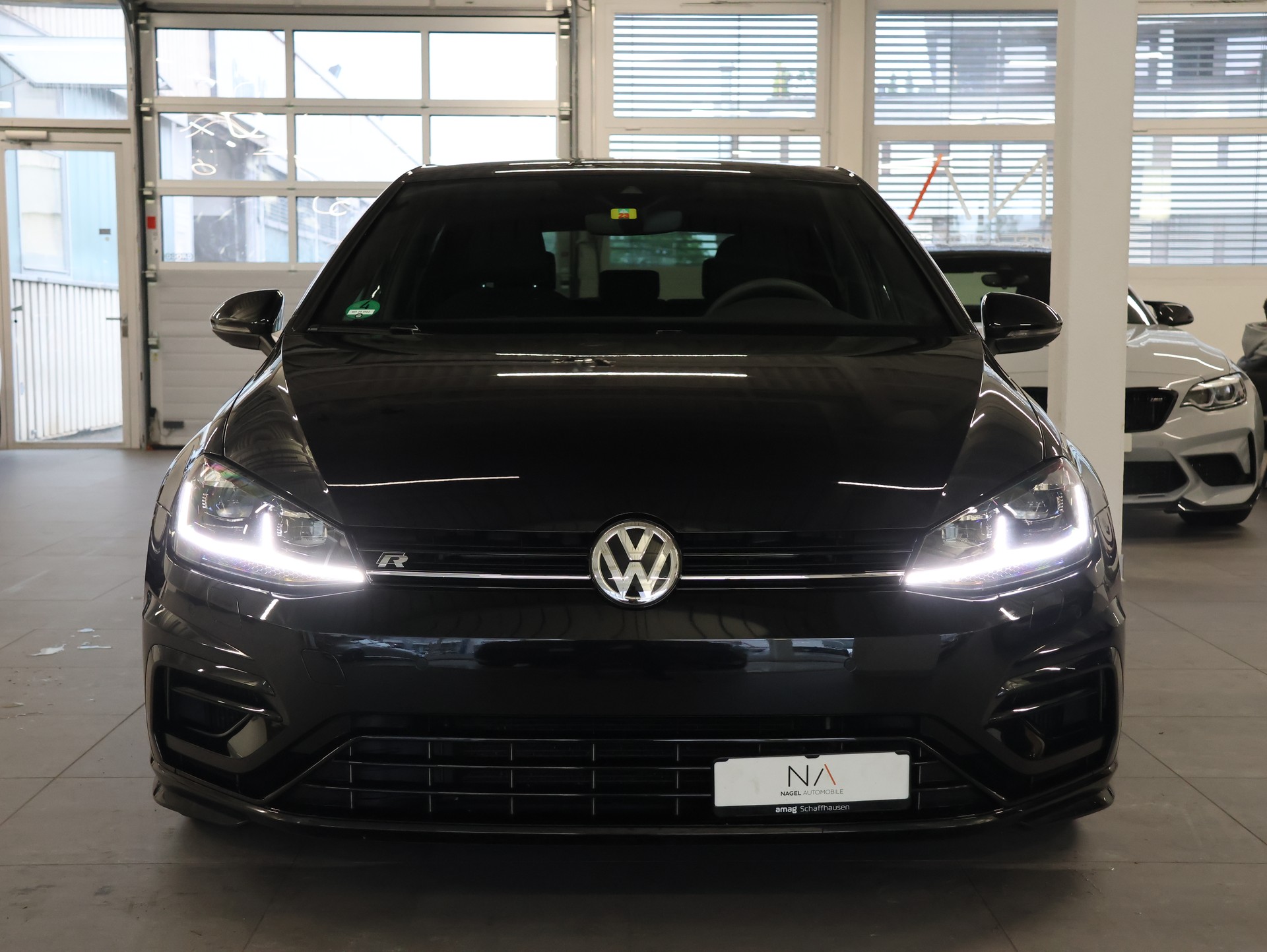 VW Golf 2.0 TSI R 4Motion DSG *Sitzheizung* *Rückfahrkamera*-image-2