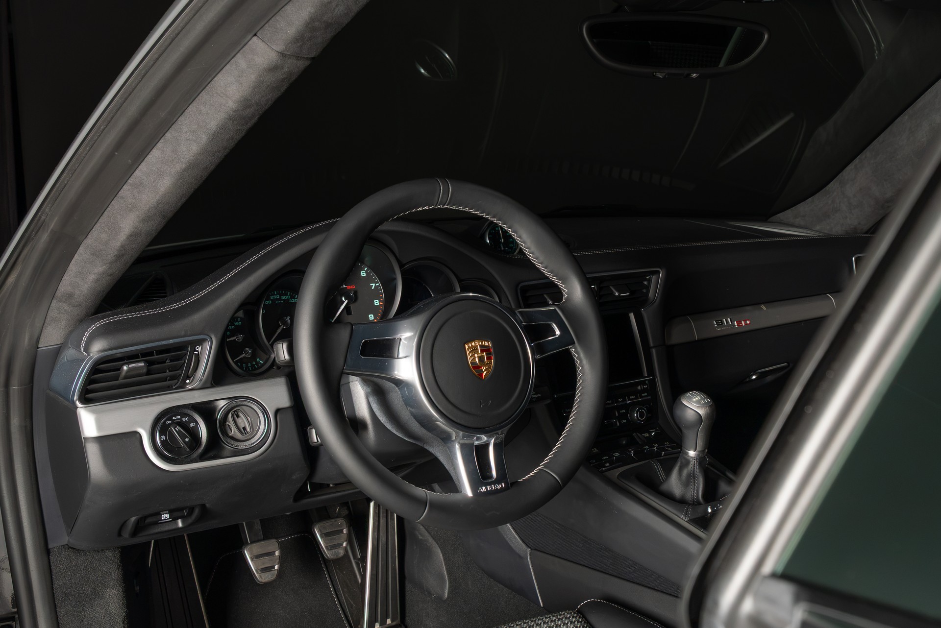 PORSCHE 911 Carrera S 50 Years-image-11