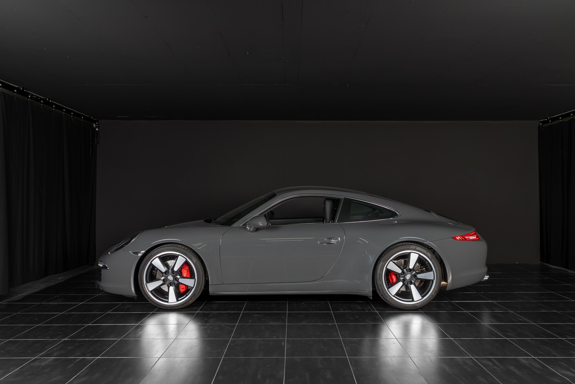 PORSCHE 911 Carrera S 50 Years-showroom-element-1