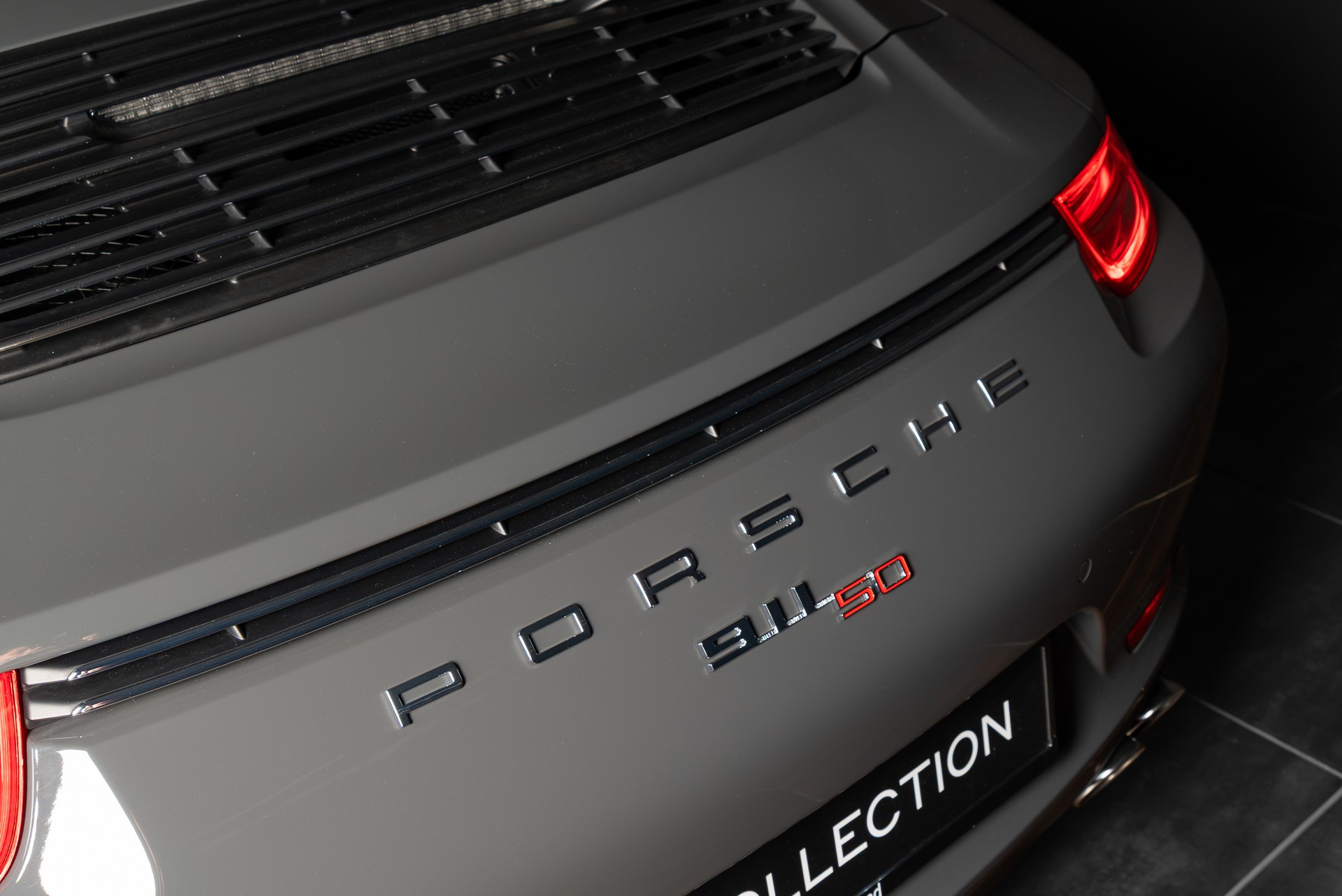 PORSCHE 911 Carrera S 50 Years-image-4