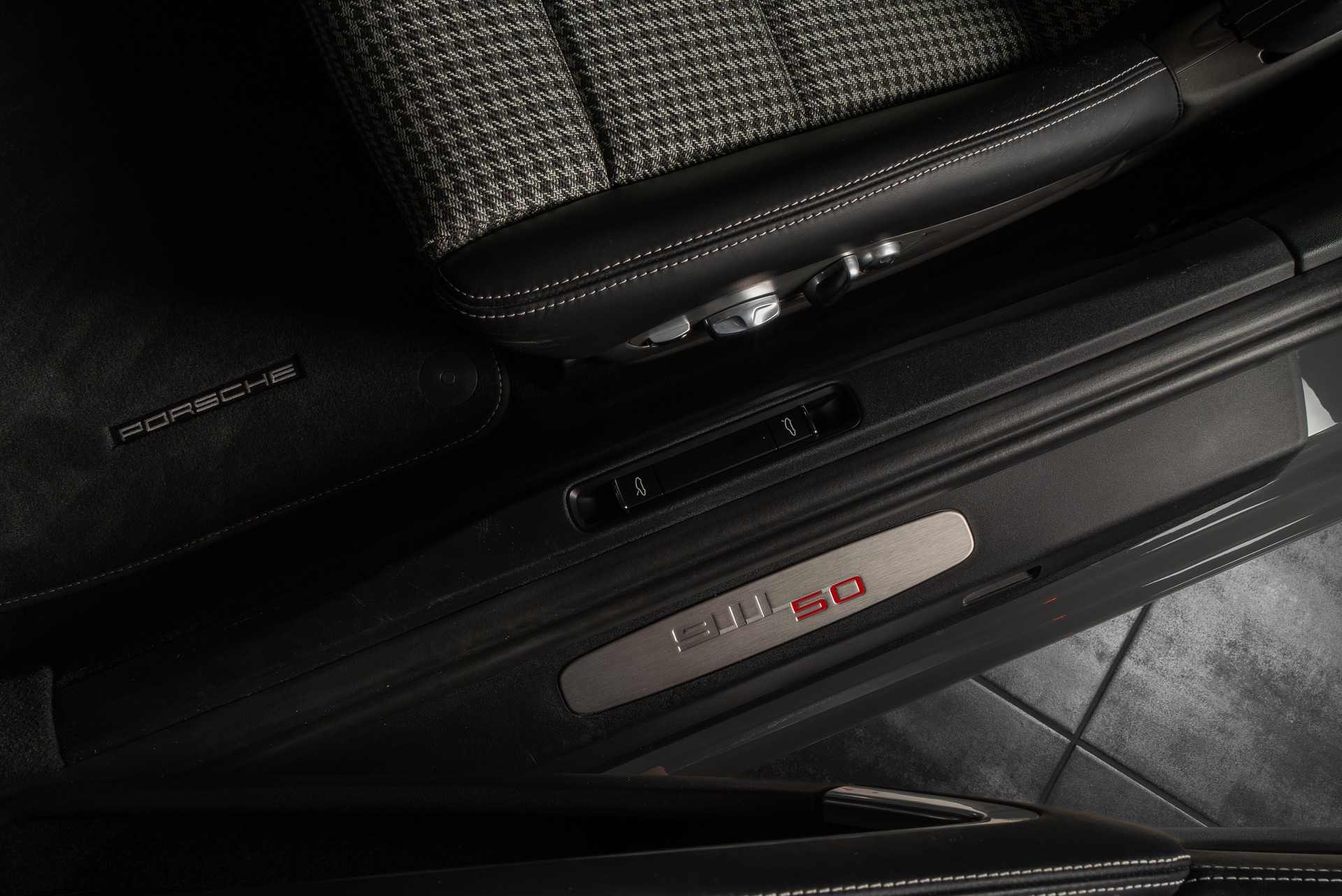 PORSCHE 911 Carrera S 50 Years-image-15