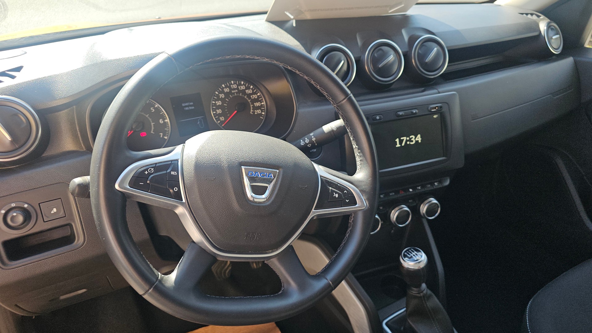 DACIA Duster TCe 150 Celebration 4x4-image-10