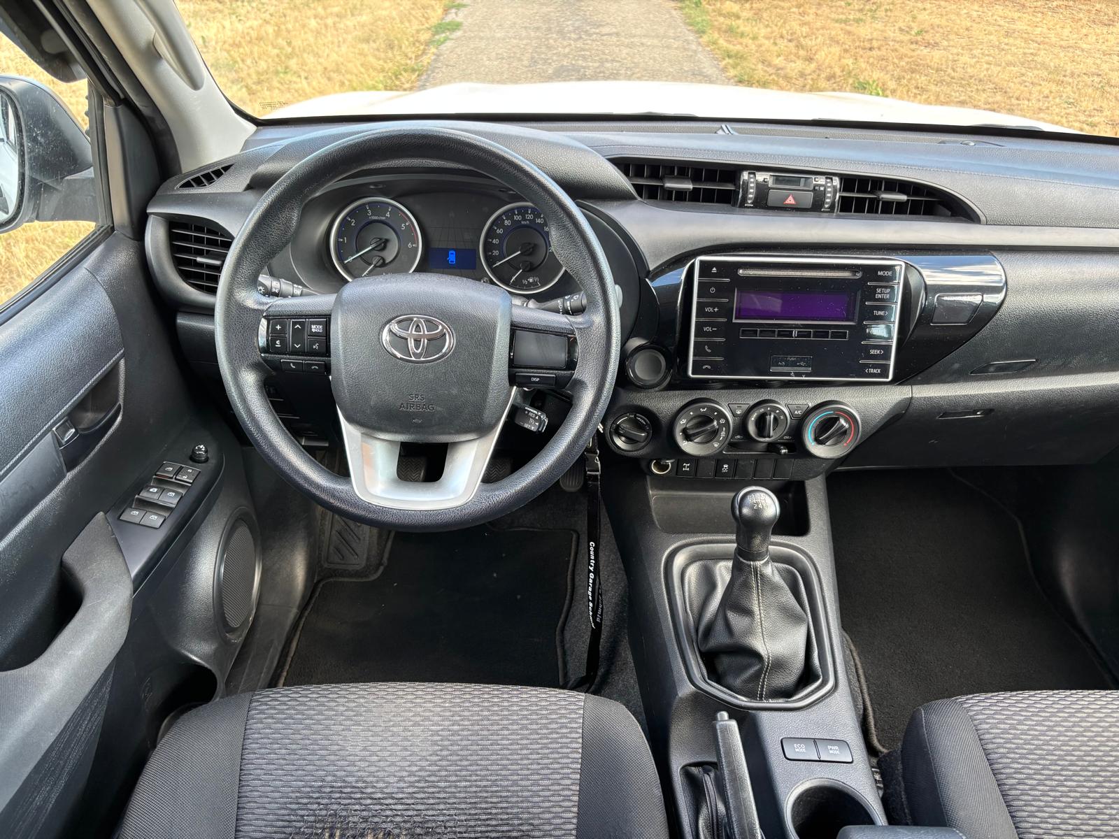 TOYOTA Hilux 2.4D-4D Luna Double Cab 4x4-image-7