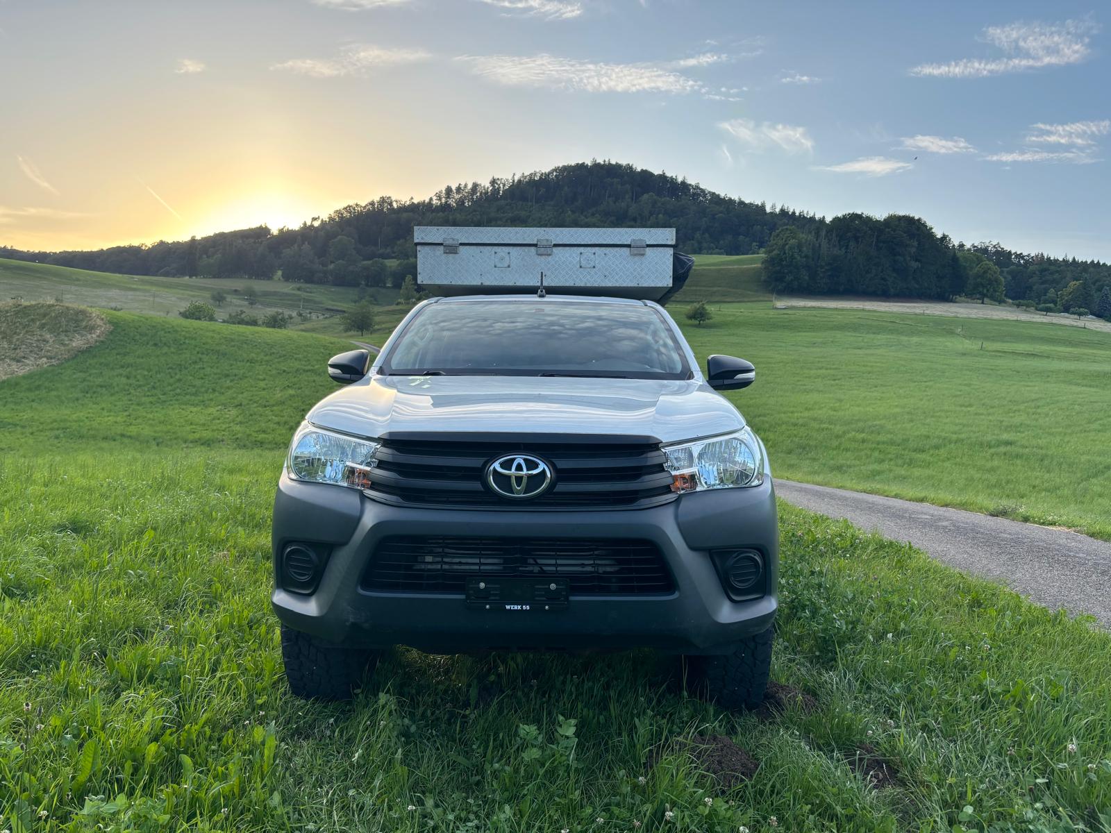 TOYOTA Hilux 2.4D-4D Luna Double Cab 4x4-image-5