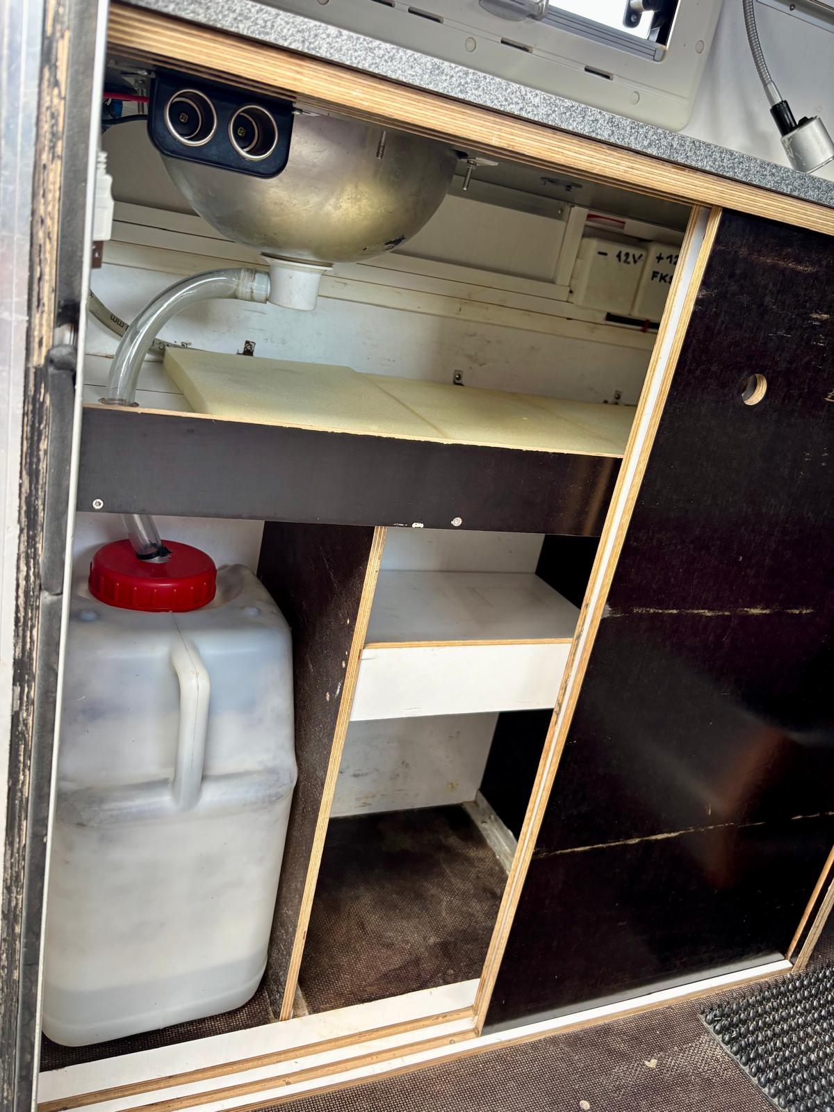 TOYOTA Hilux 2.4D-4D Luna Double Cab 4x4-image-10